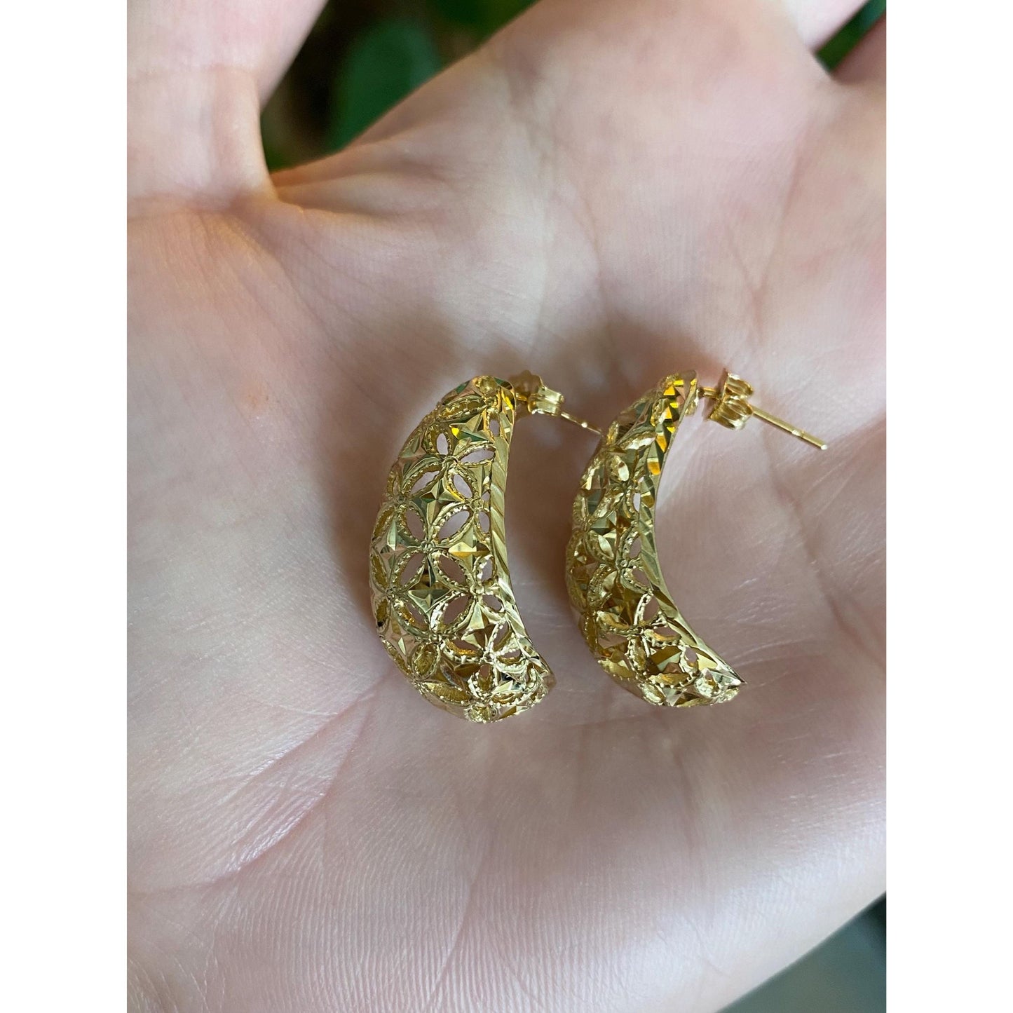 Vintage Solid 14k Yellow Gold Diamond Cut Drop Earrings