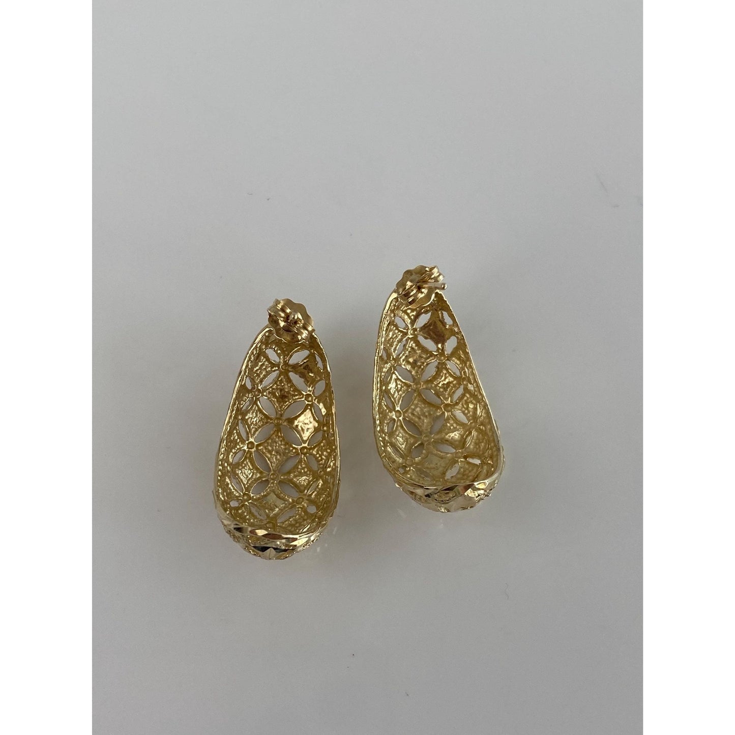 Vintage Solid 14k Yellow Gold Diamond Cut Drop Earrings