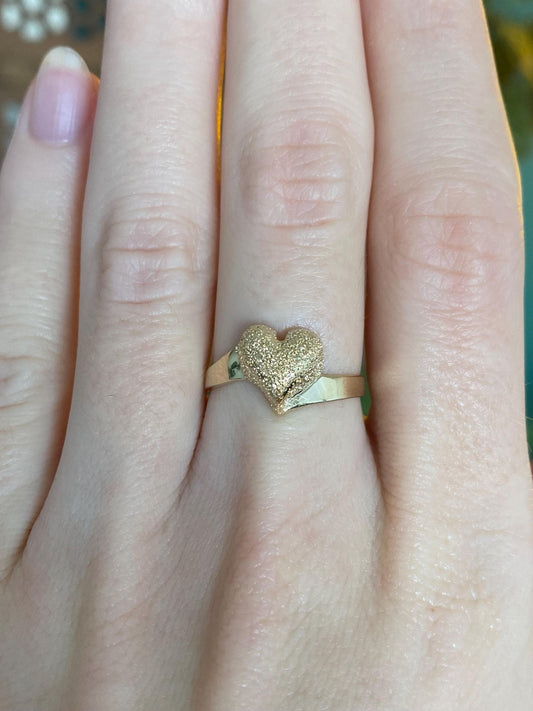 Vintage Solid 14k Yellow Gold Textured Heart Ring - Size 6.5
