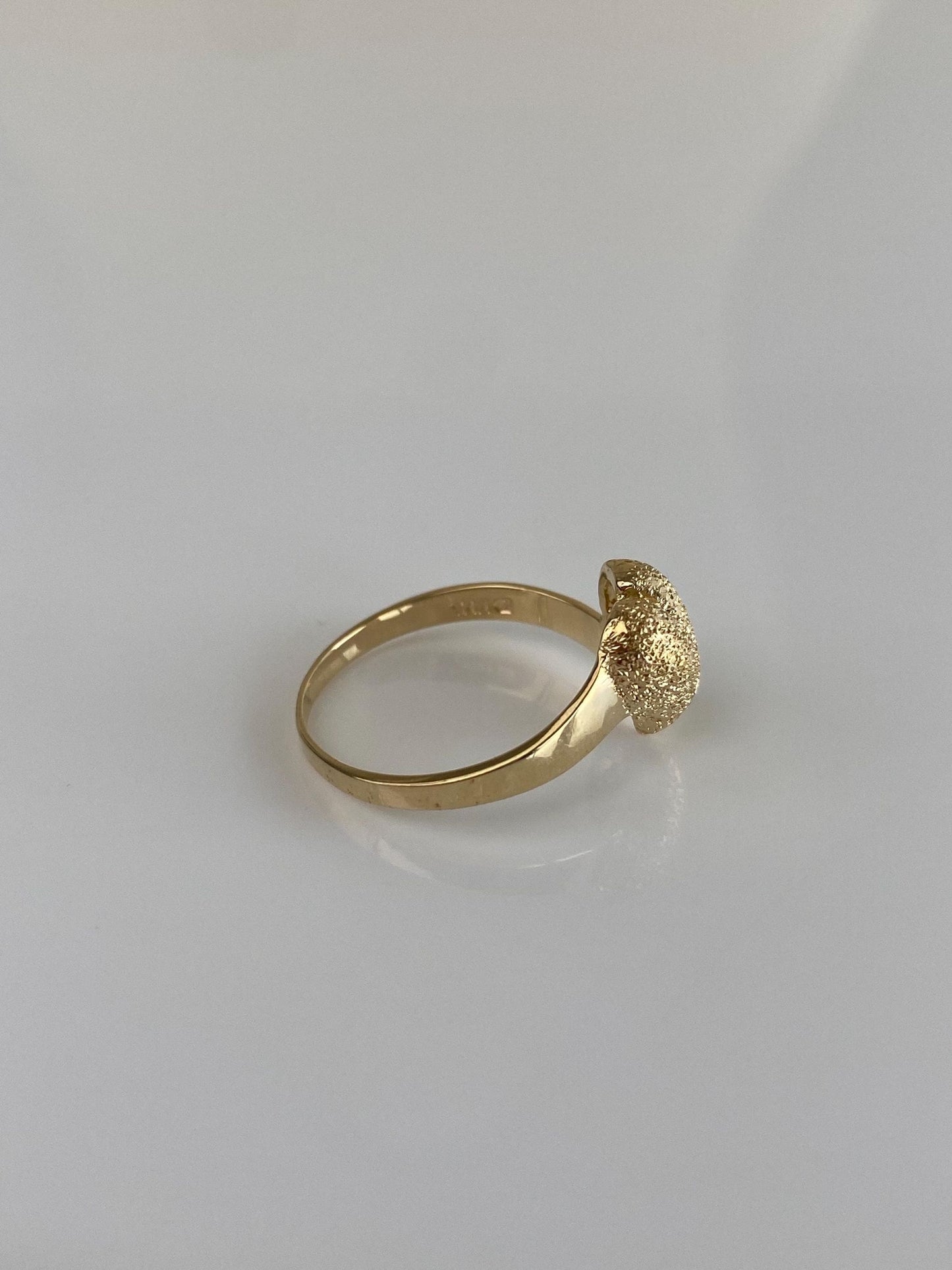Vintage Solid 14k Yellow Gold Textured Heart Ring - Size 6.5