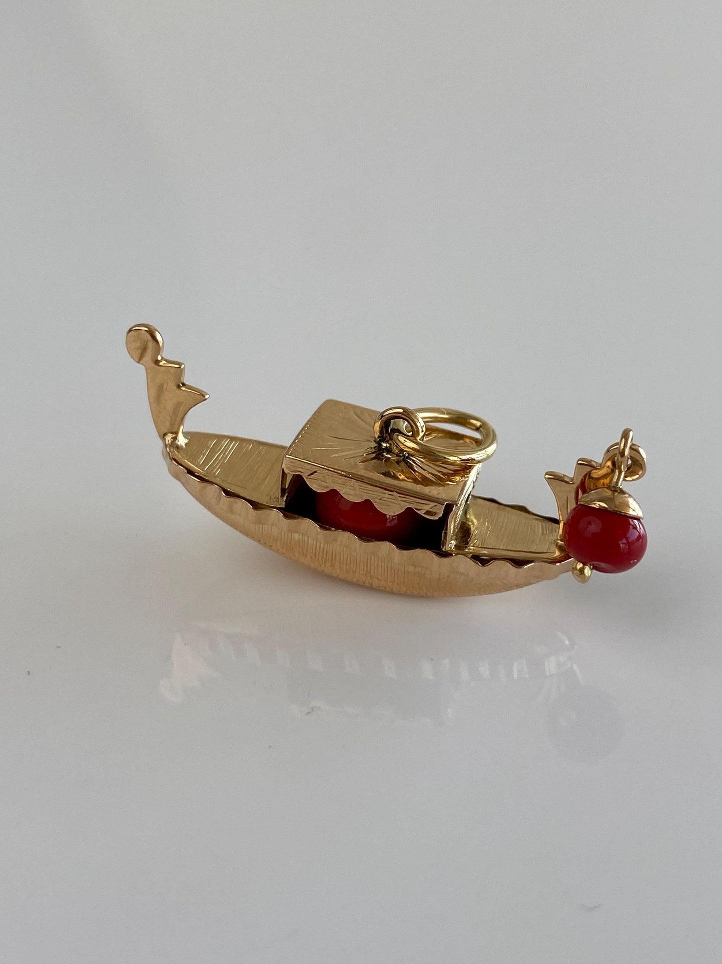 Vintage 18k Yellow Gold Red Stone Boat Charm