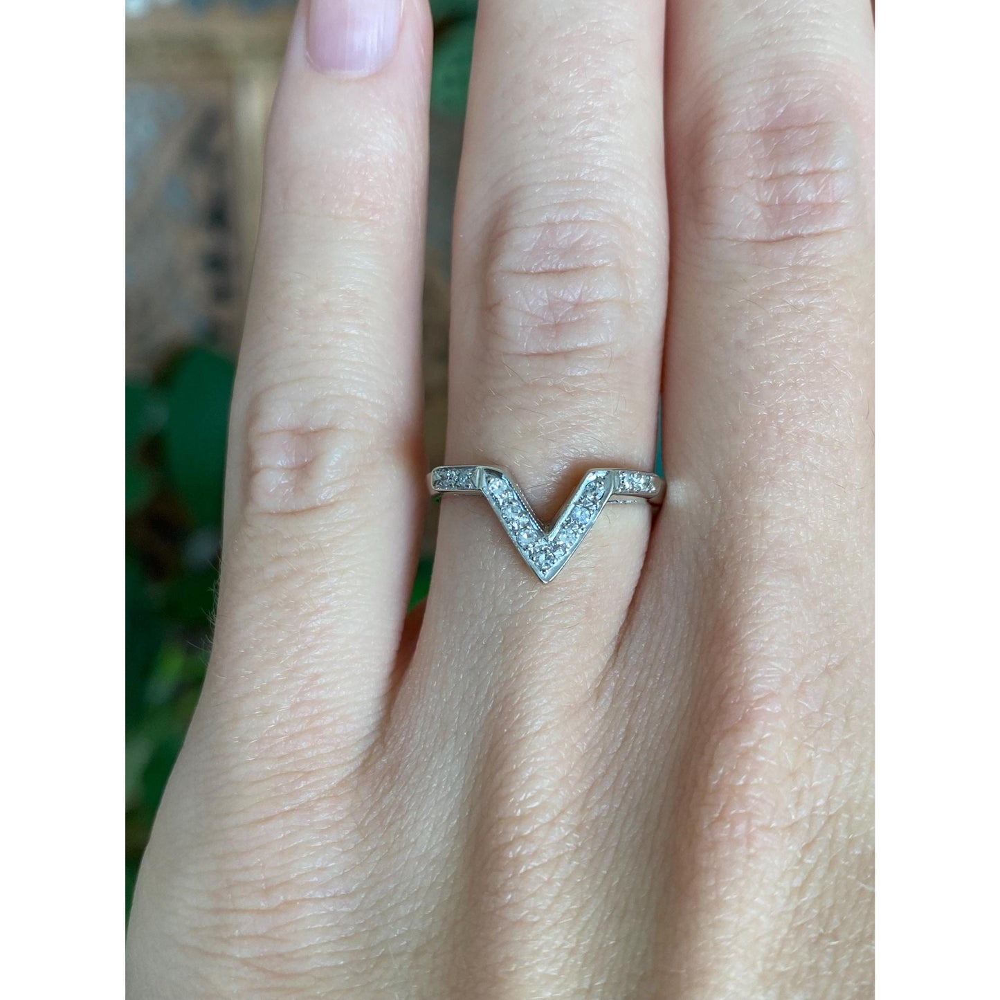 Vintage Solid 14k White Gold Diamond Chevron Ring - Size 5.5