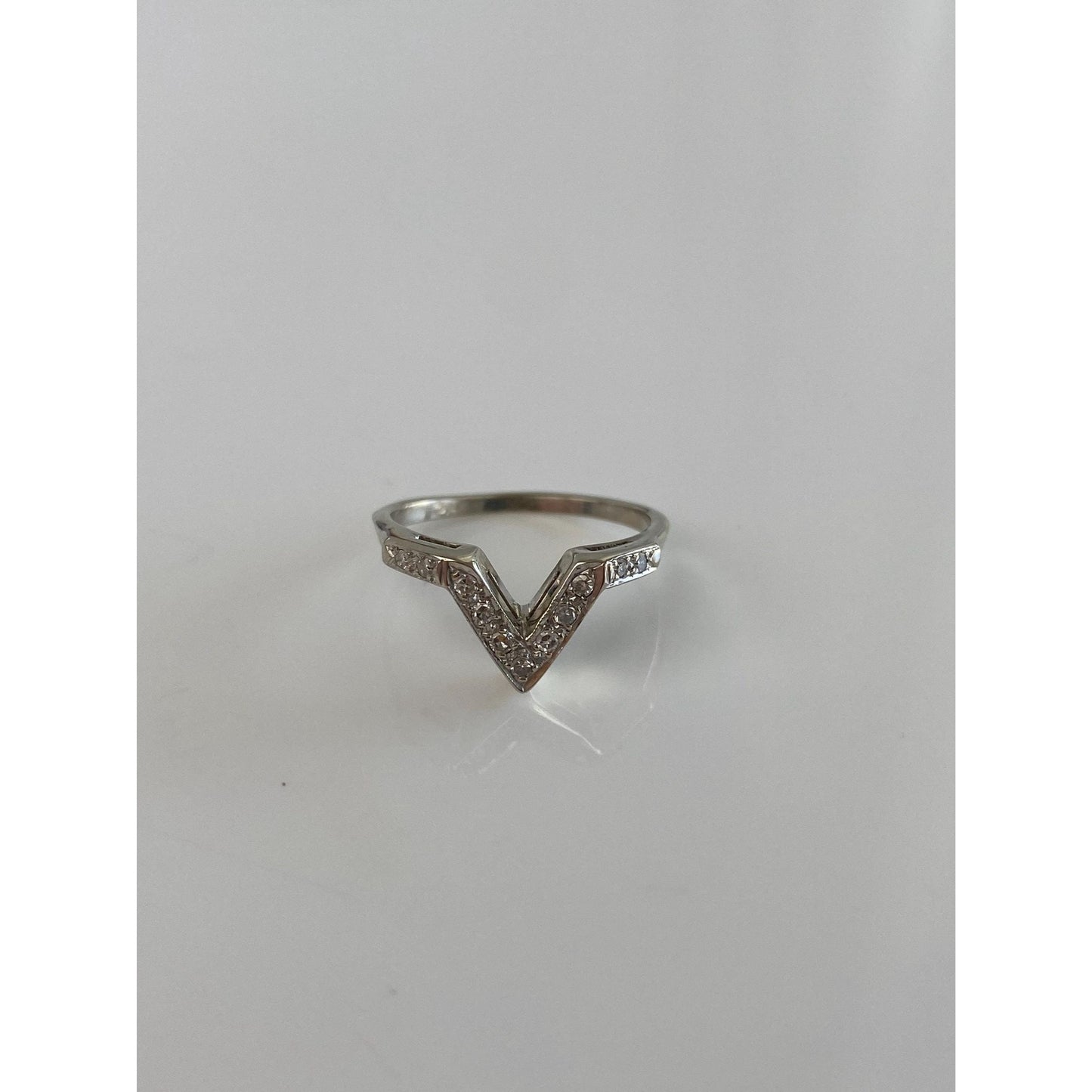 Vintage Solid 14k White Gold Diamond Chevron Ring - Size 5.5