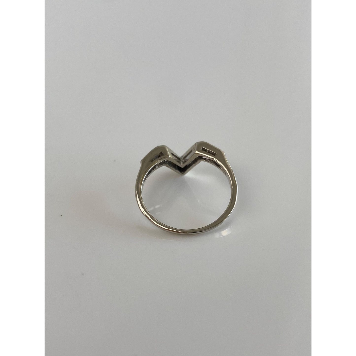 Vintage Solid 14k White Gold Diamond Chevron Ring - Size 5.5
