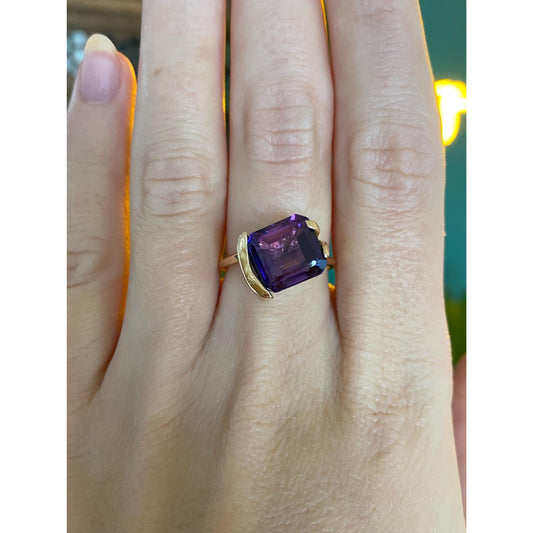 Vintage Solid 14k Yellow Gold Color Change Sapphire Ring - Size 6.25