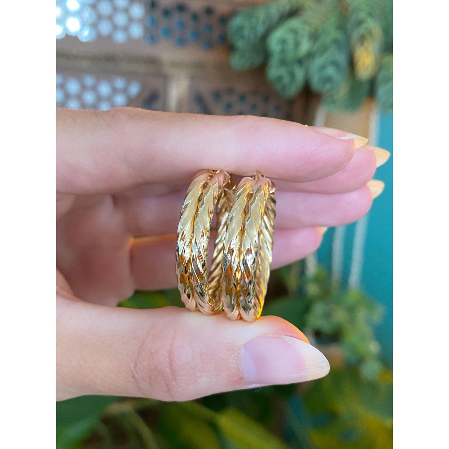 Vintage 14k Yellow Gold Twist Hoop Earrings