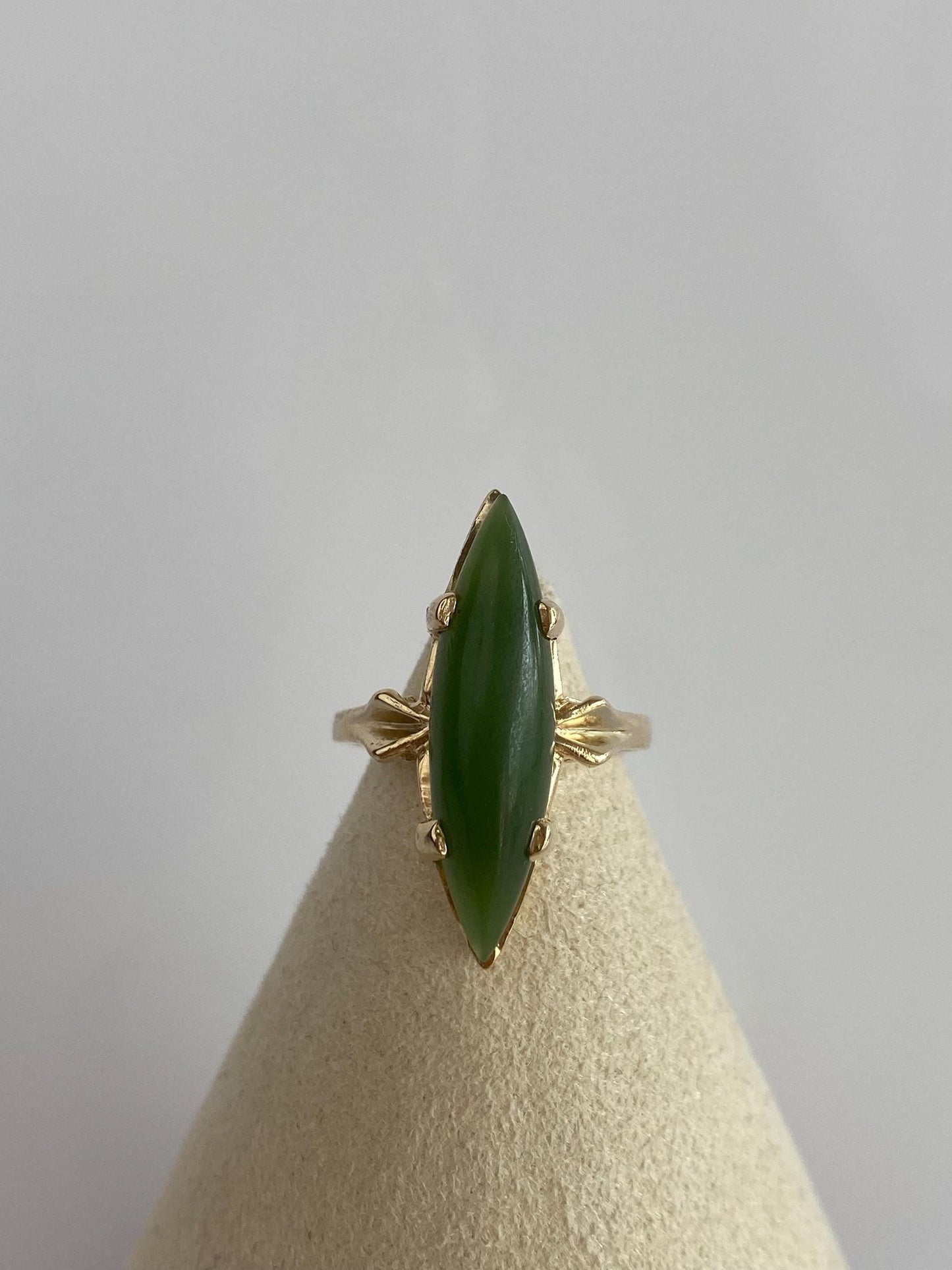 Vintage Solid 14k Yellow Gold Nephrite Marquis Ring - Size 5.75