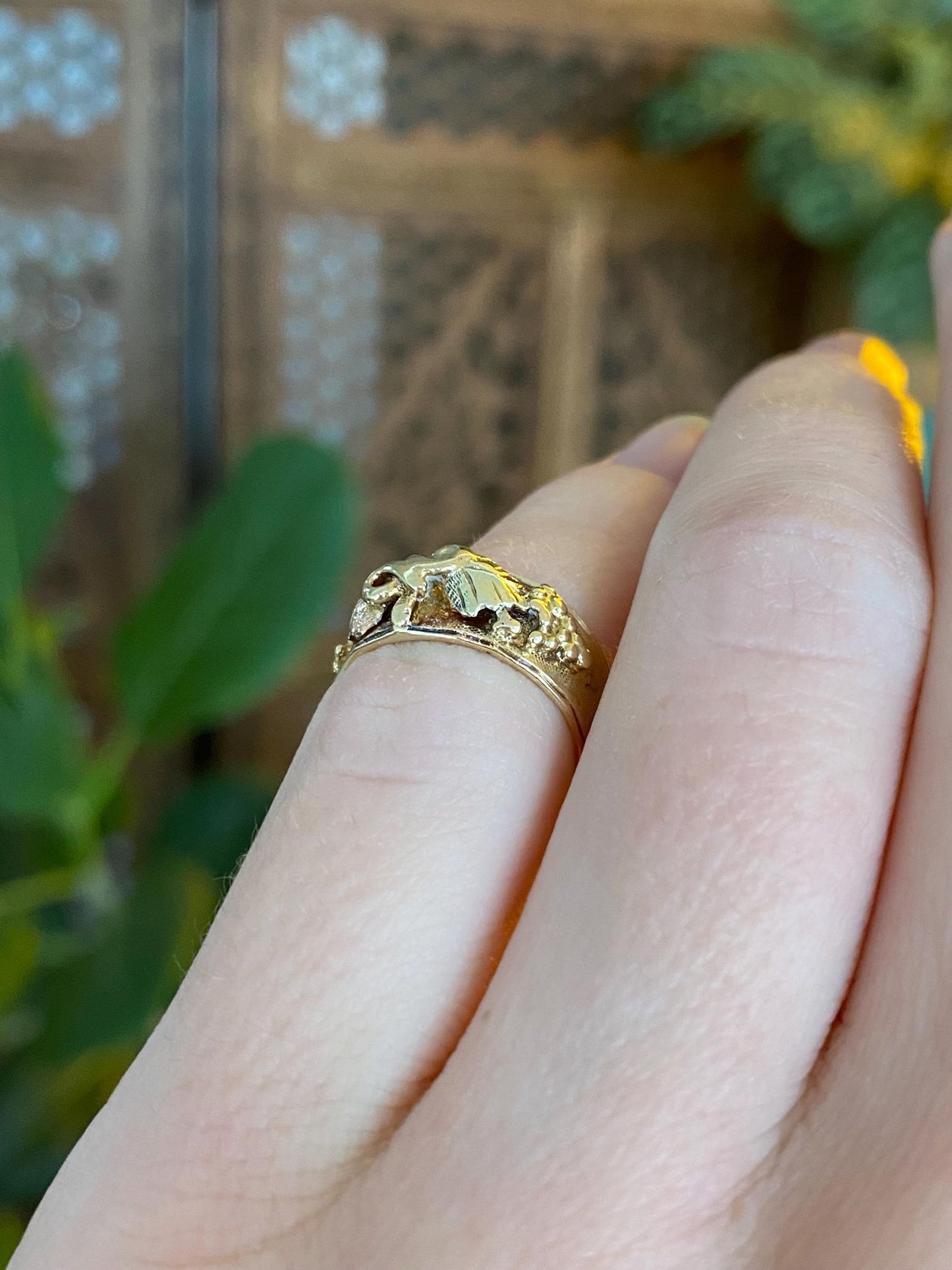 Vintage Solid 14k Black Hills Gold Leaves Ring Band - Size 2.5