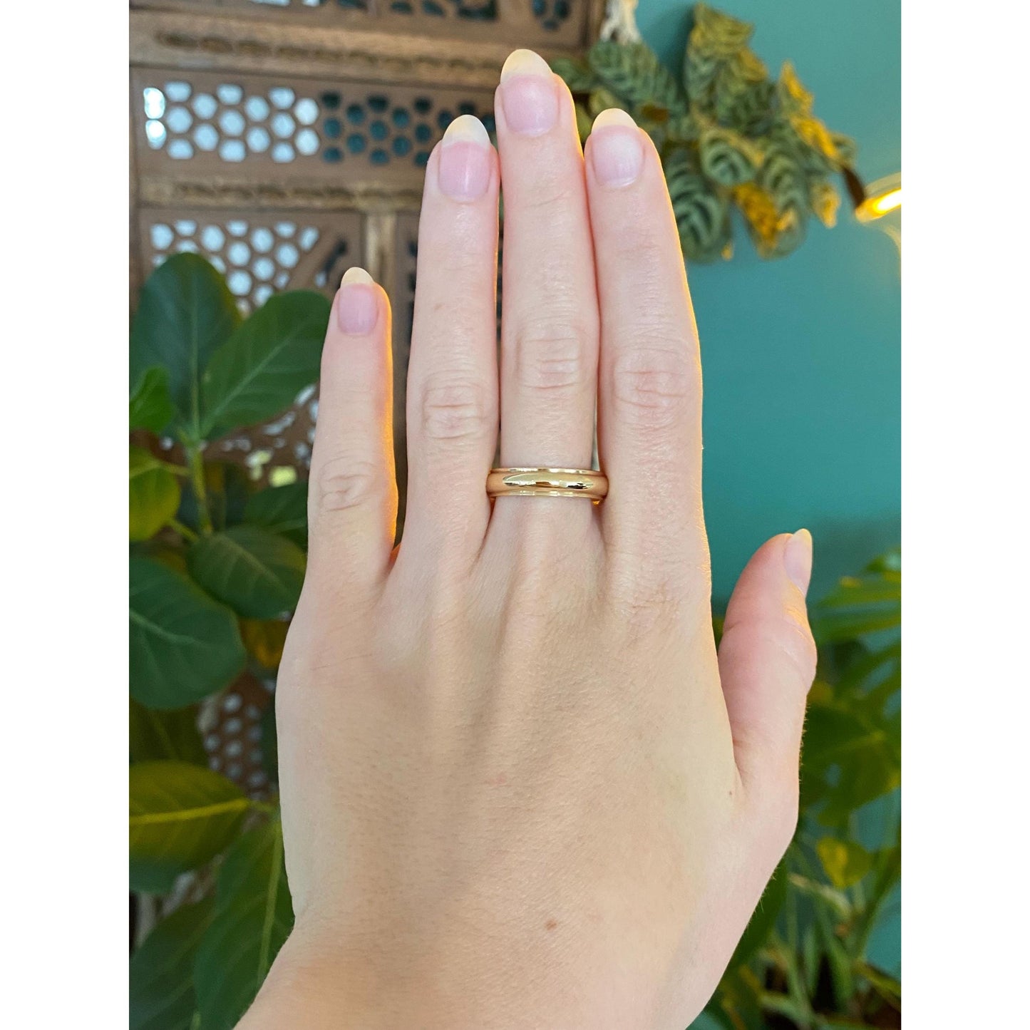 Vintage Solid 14k Yellow Gold Beveled Ring Band - Size 9.75