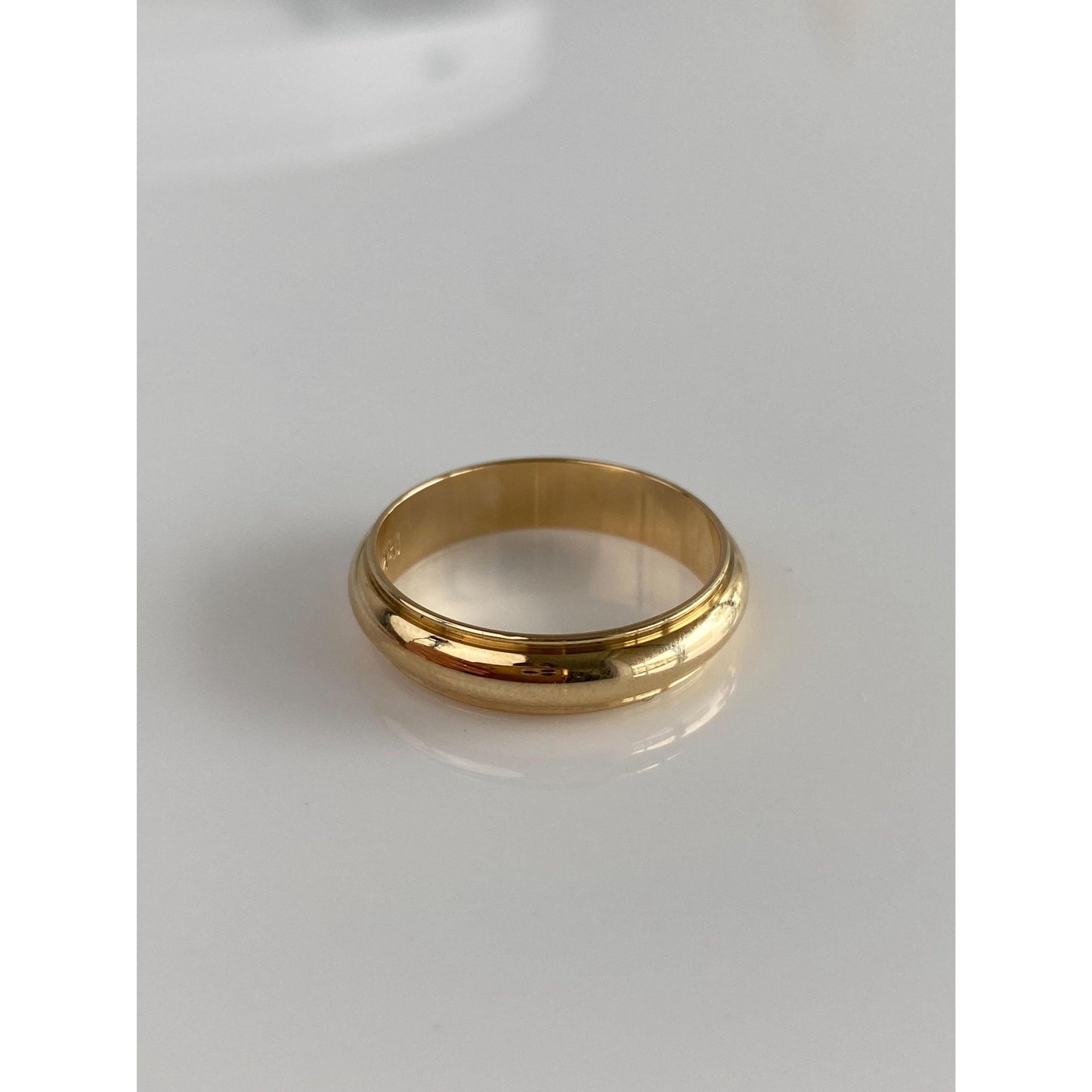 Vintage Solid 14k Yellow Gold Beveled Ring Band - Size 9.75