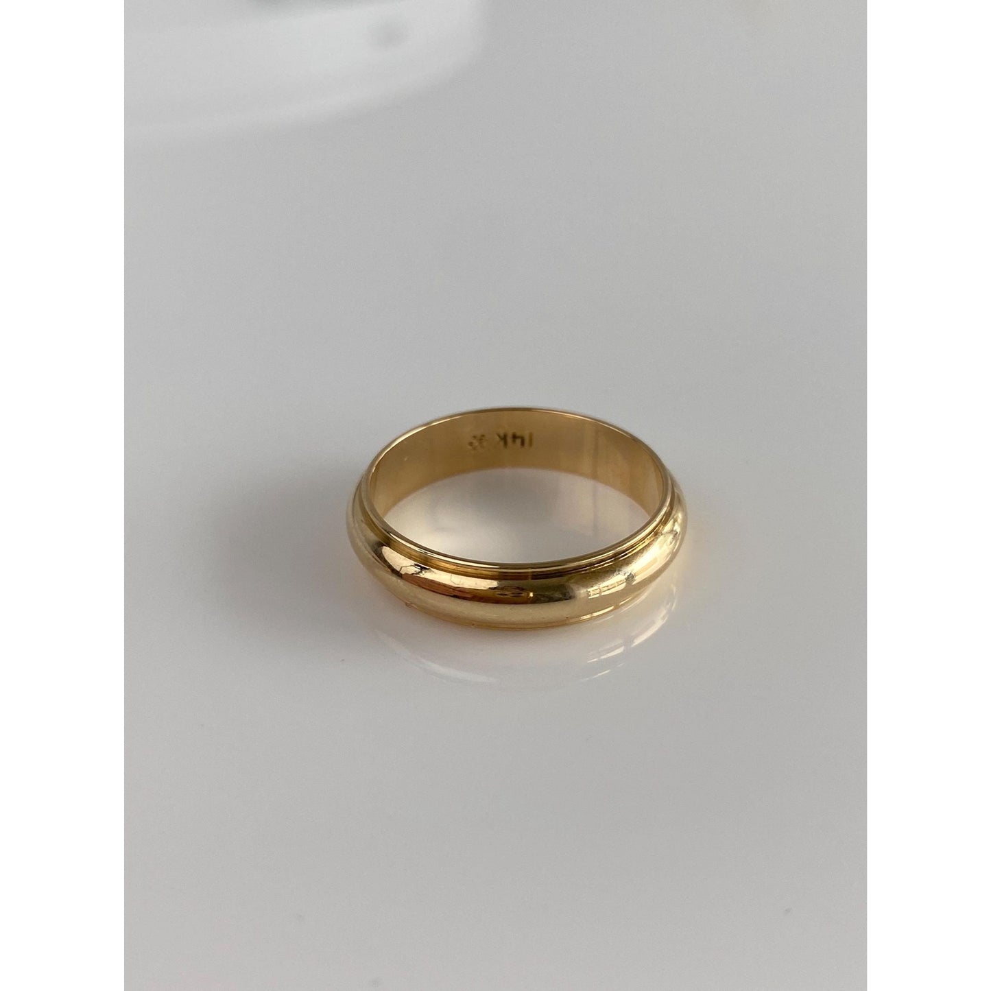 Vintage Solid 14k Yellow Gold Beveled Ring Band - Size 9.75