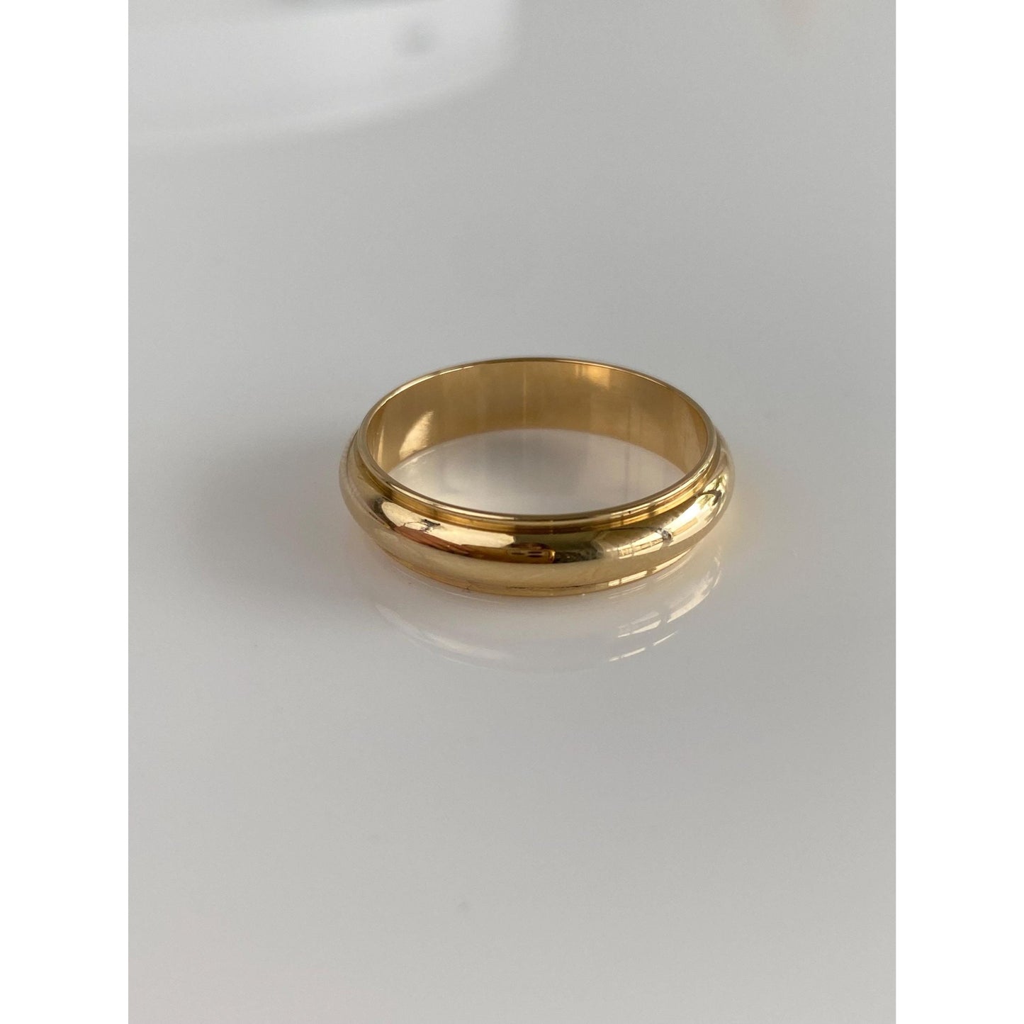Vintage Solid 14k Yellow Gold Beveled Ring Band - Size 9.75