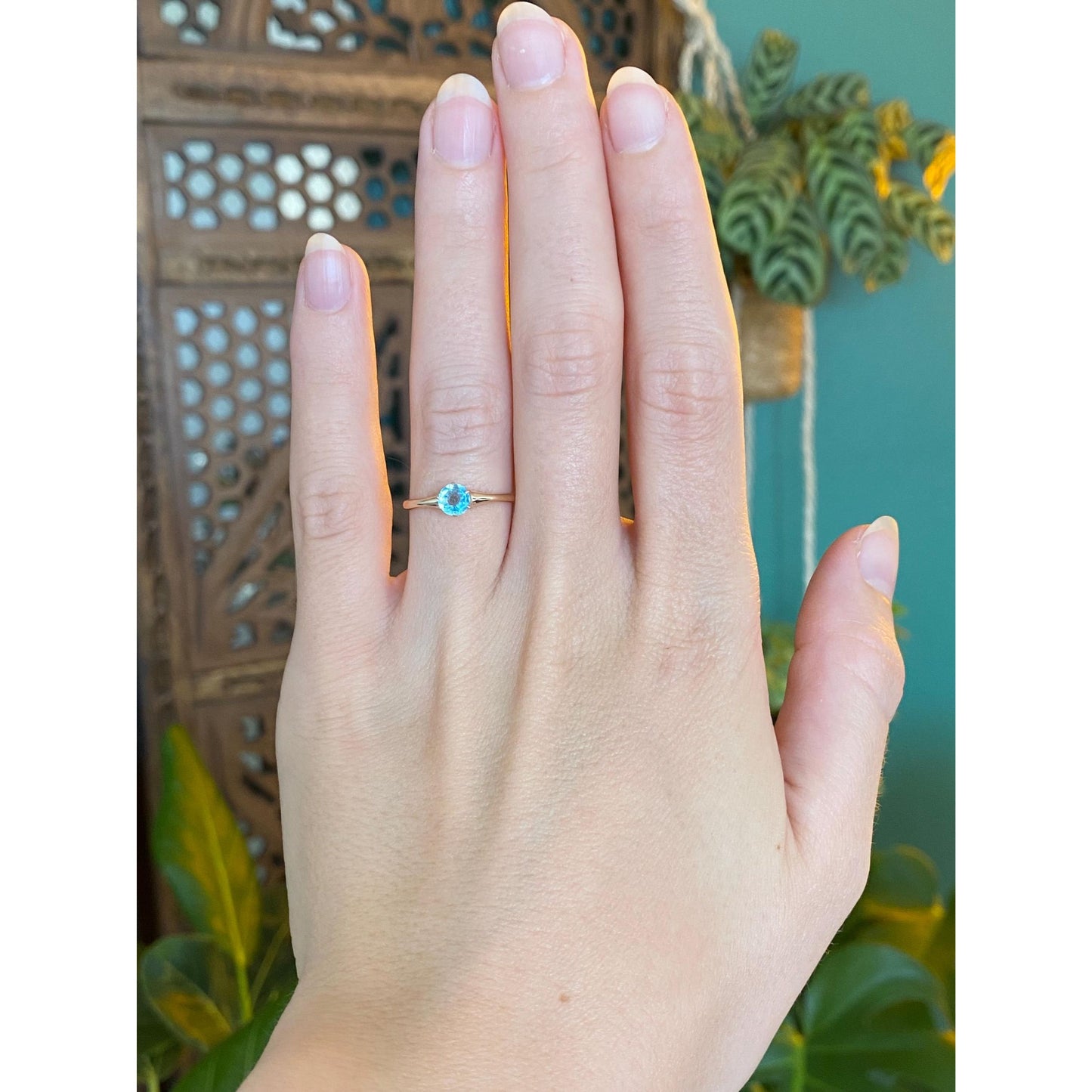 Vintage Solid 10k Yellow Gold Light Blue Cubic Zirconia Ring - Size 5.5