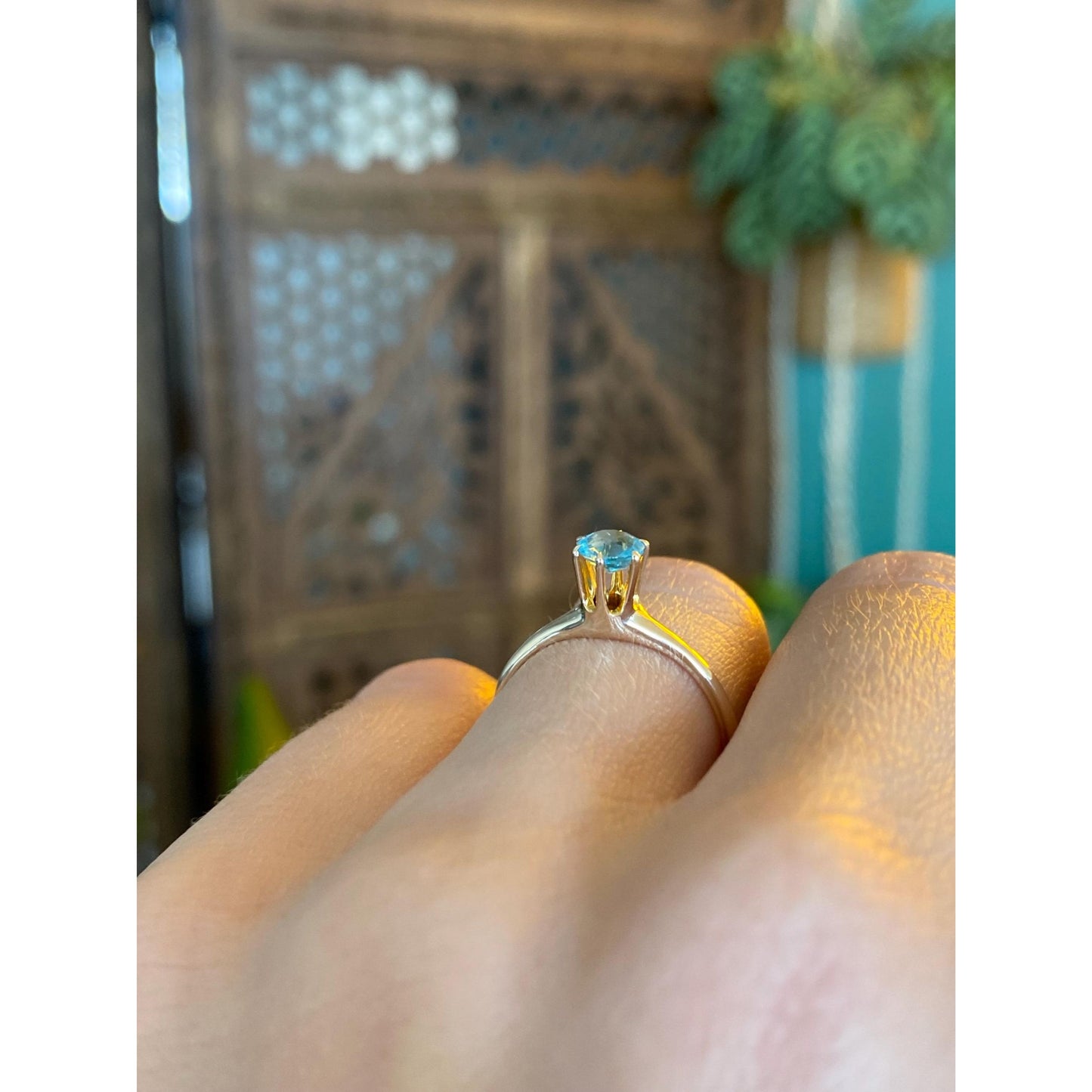 Vintage Solid 10k Yellow Gold Light Blue Cubic Zirconia Ring - Size 5.5