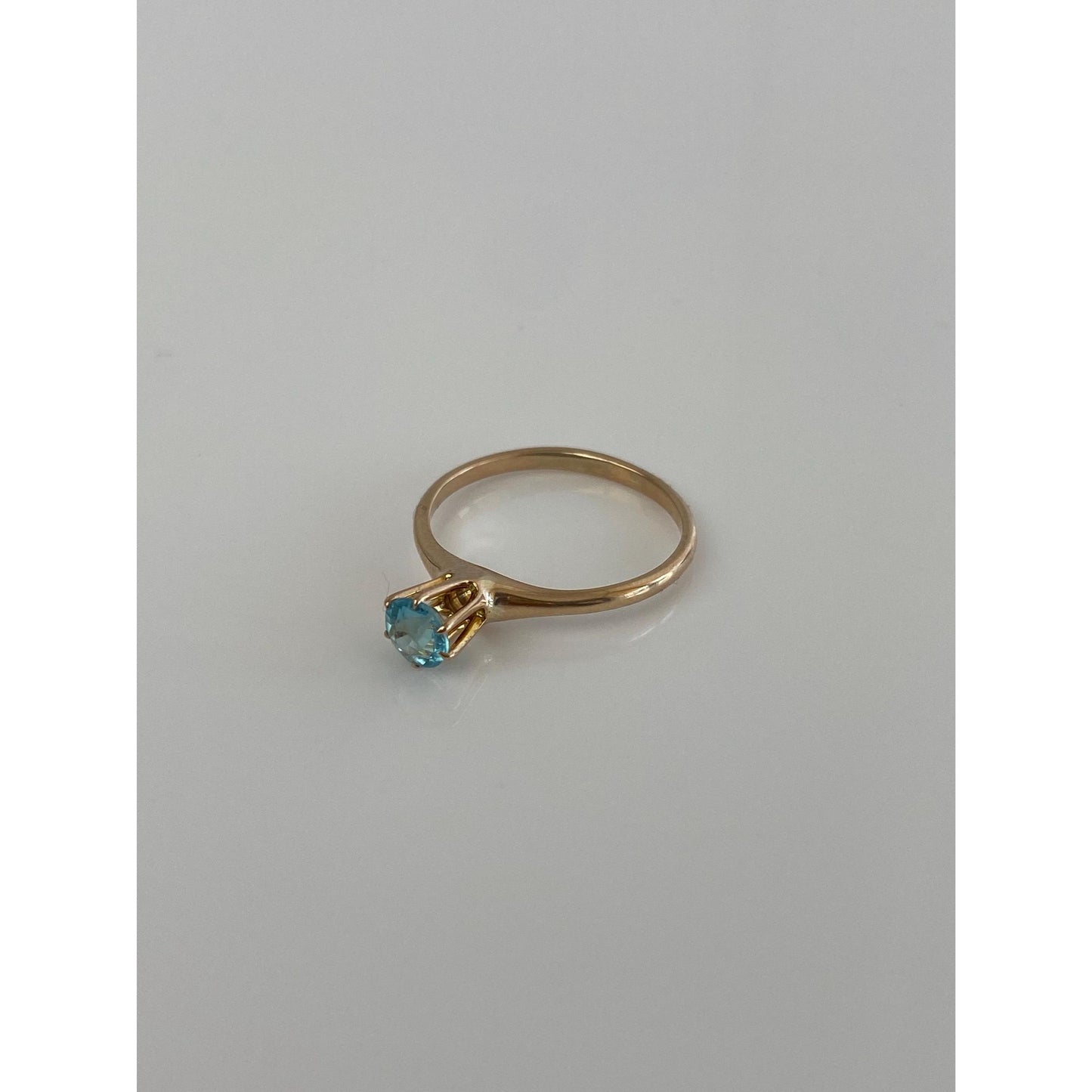 Vintage Solid 10k Yellow Gold Light Blue Cubic Zirconia Ring - Size 5.5