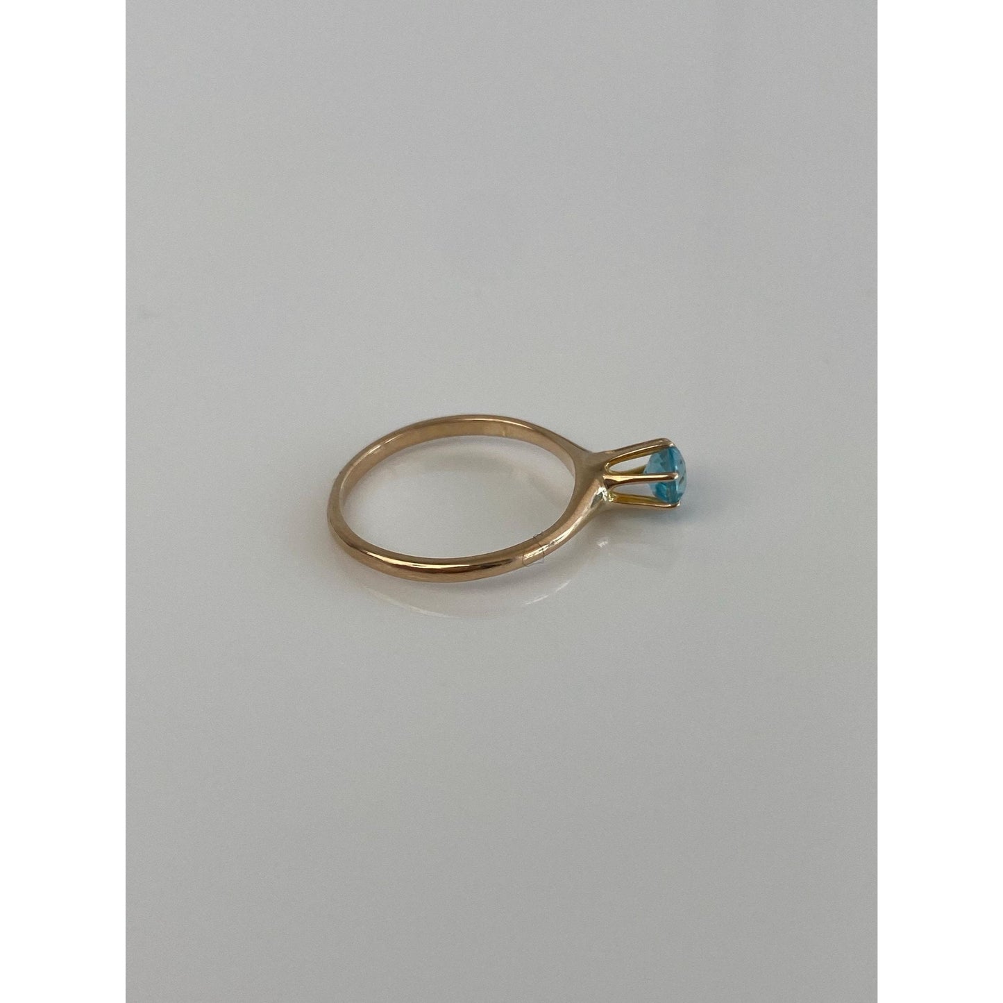 Vintage Solid 10k Yellow Gold Light Blue Cubic Zirconia Ring - Size 5.5