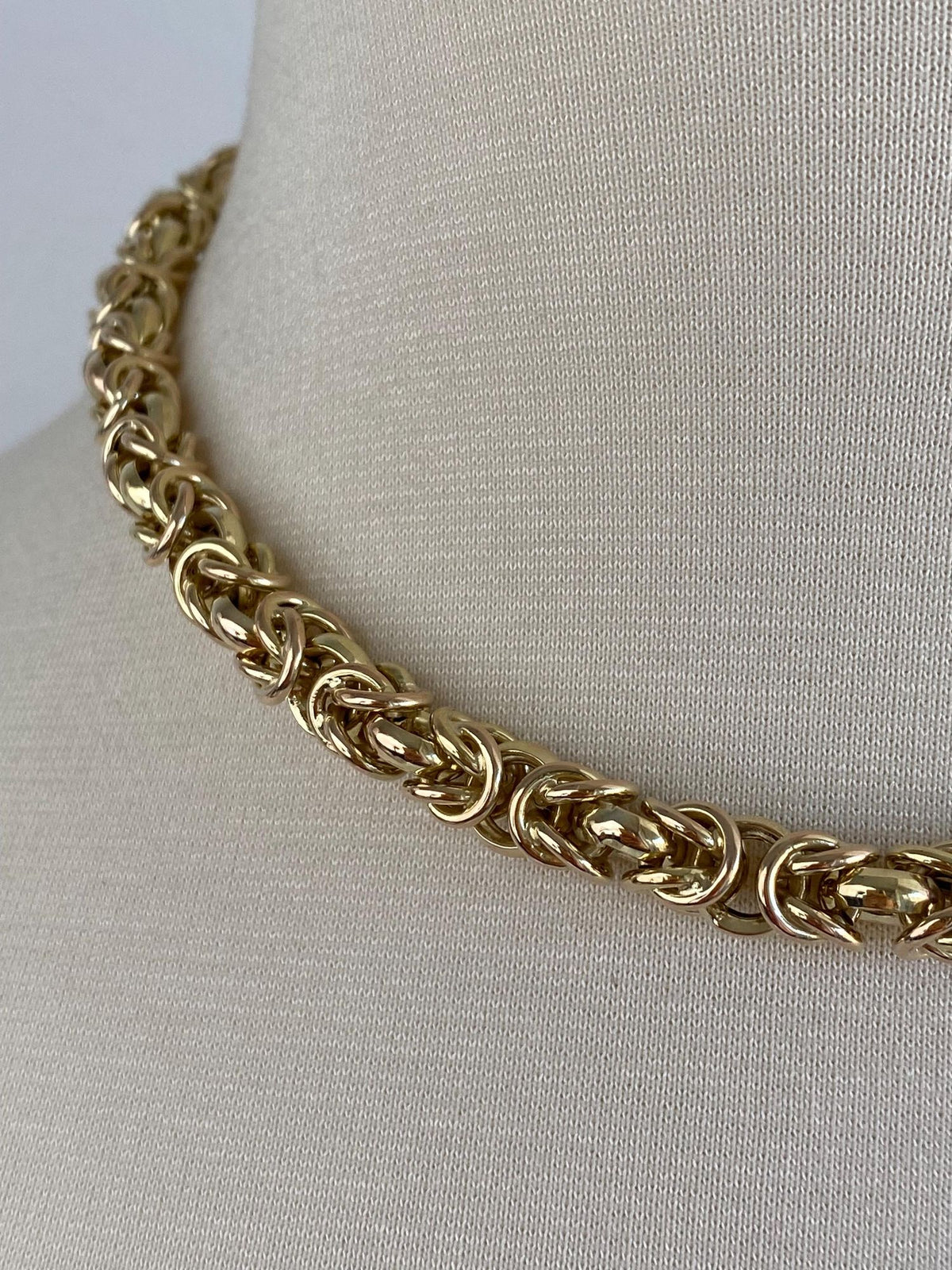 Vintage 14k Yellow Gold Chunky Rounded Byzantine Chain Necklace - 16.75 inches
