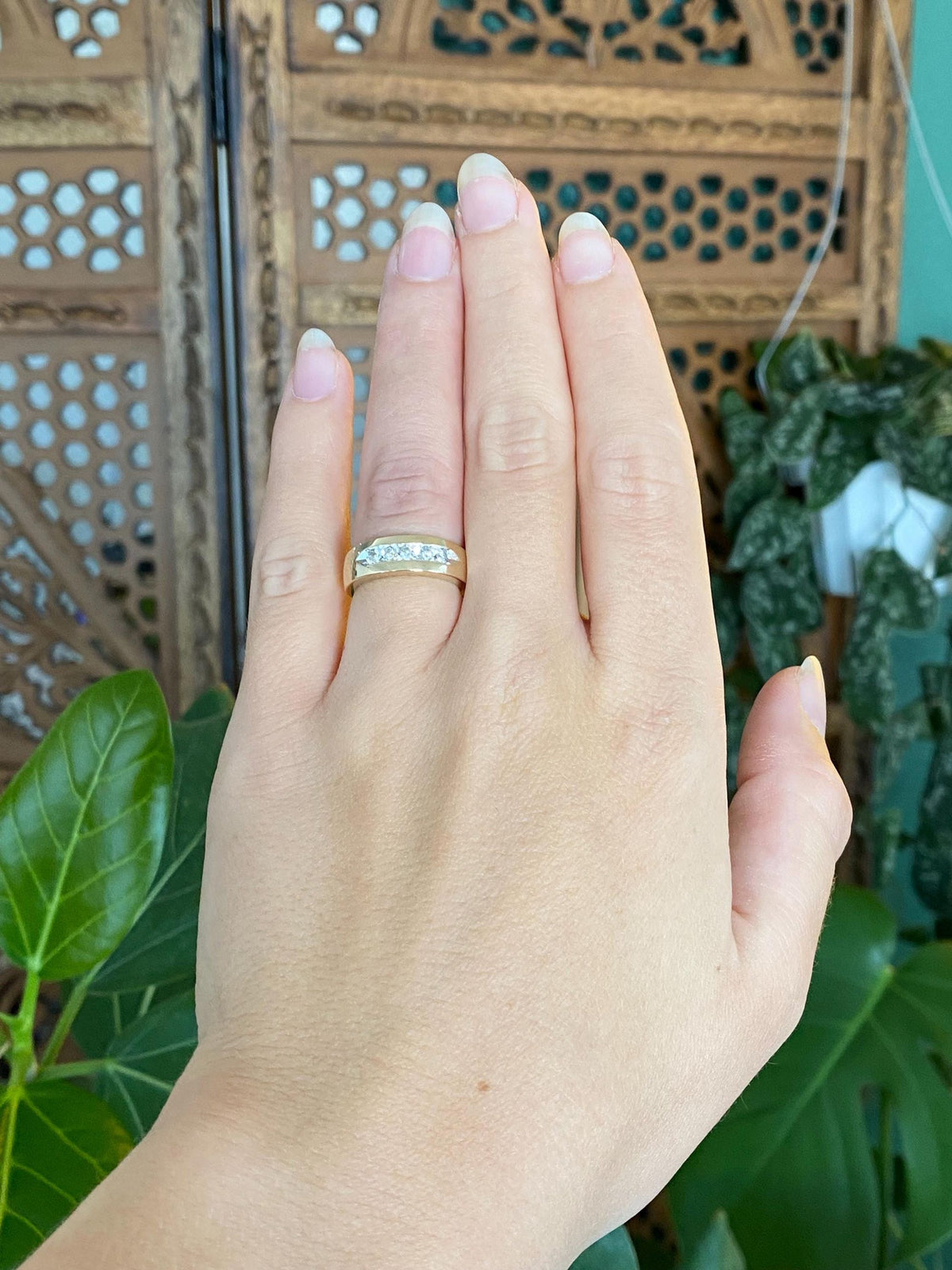 Vintage Solid 14k White & Yellow Gold Diamond Ring Band - Size 5.25