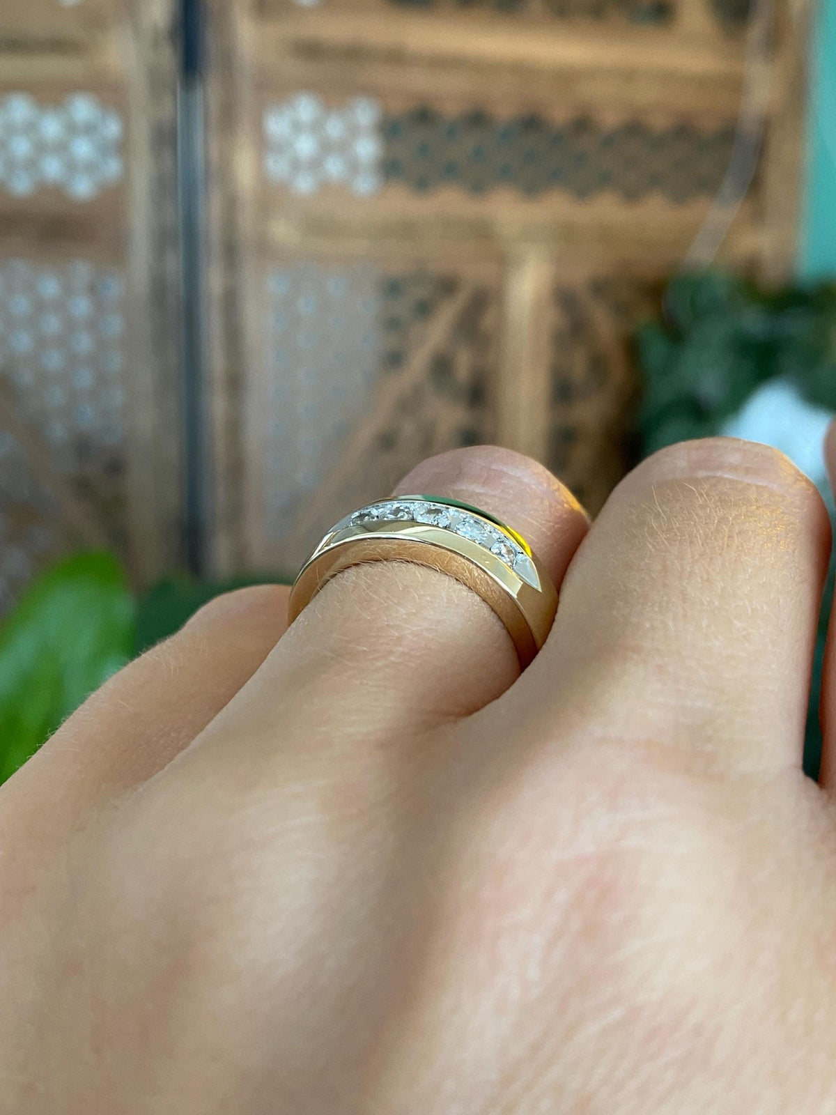 Vintage Solid 14k White & Yellow Gold Diamond Ring Band - Size 5.25