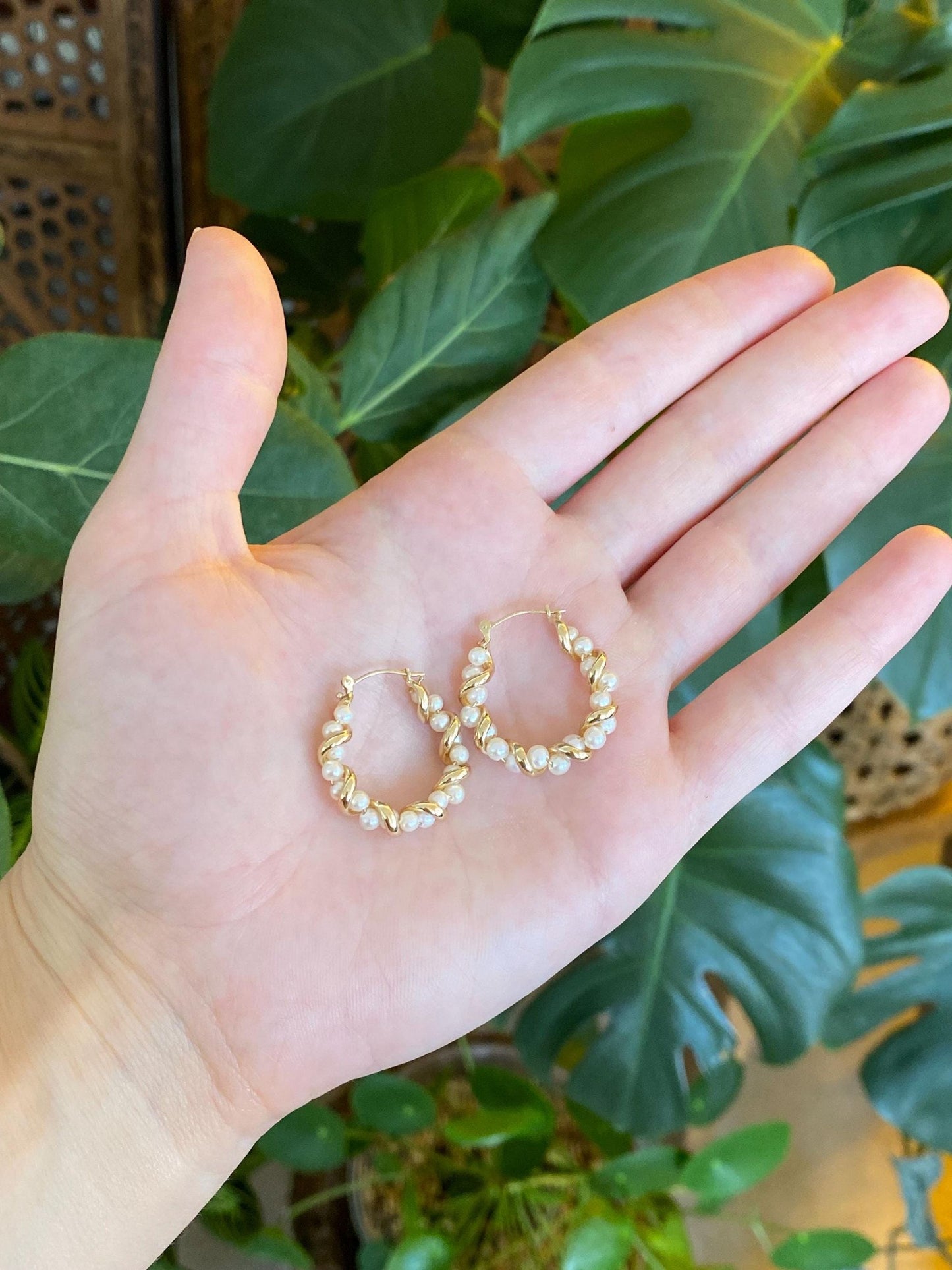 Vintage 14k Yellow Gold Pearl Hoop Stud Earrings