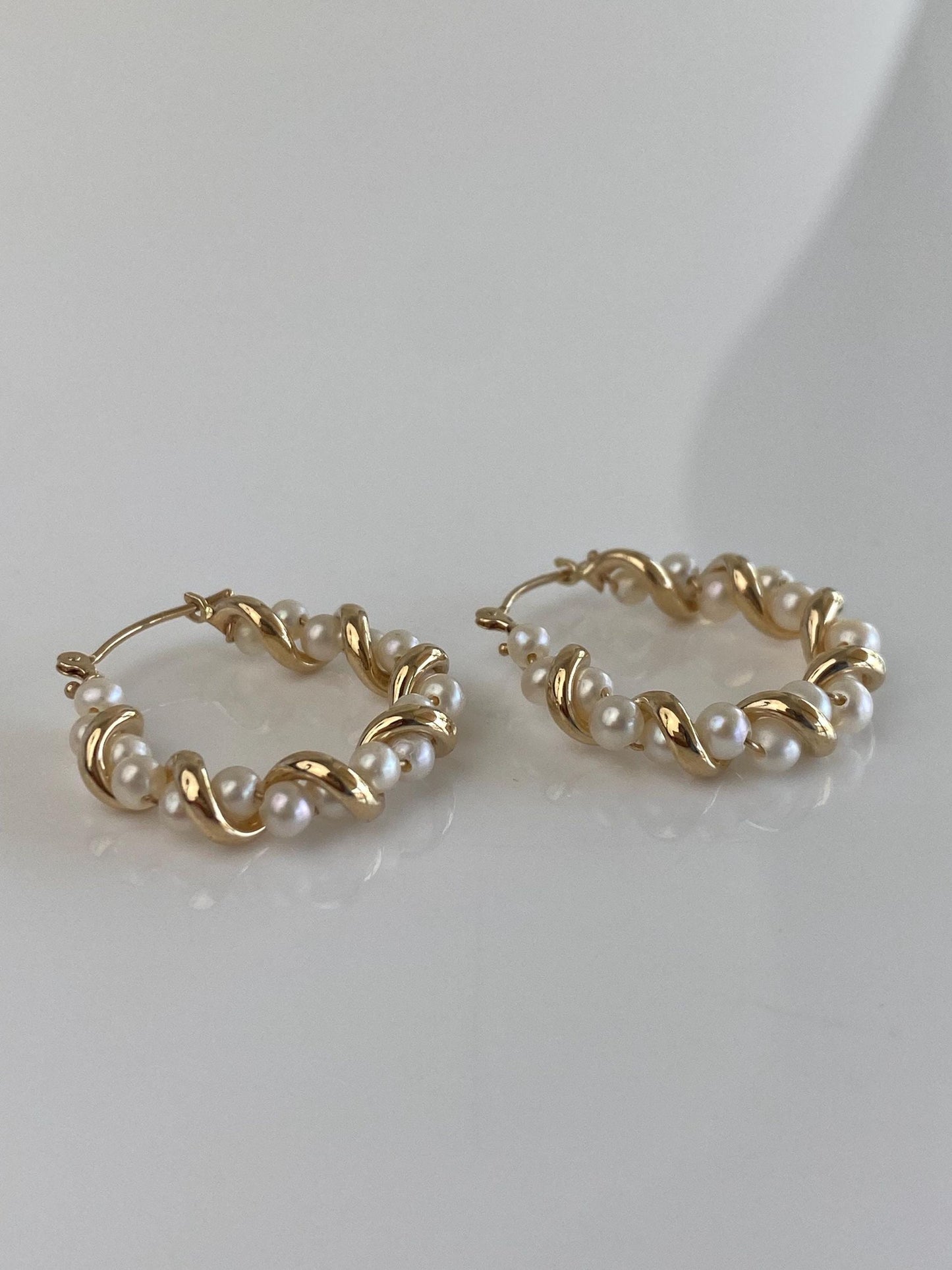 Vintage 14k Yellow Gold Pearl Hoop Stud Earrings