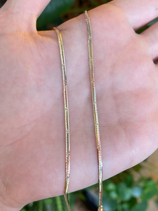 Vintage Solid 14k Tri Tone Gold Diamond Cut Slim Herringbone Chain Necklace - 17.5 inches