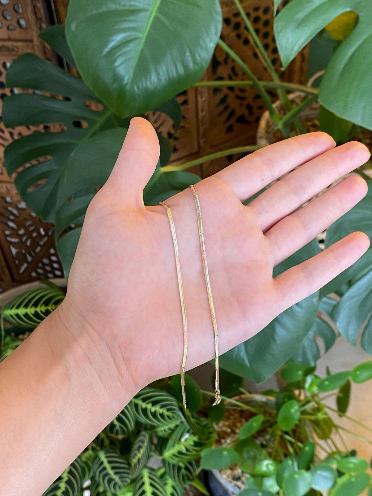 Vintage Solid 14k Tri Tone Gold Diamond Cut Slim Herringbone Chain Necklace - 17.5 inches