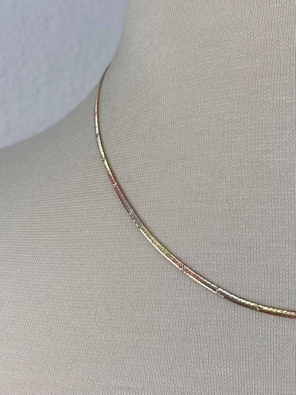 Vintage Solid 14k Tri Tone Gold Diamond Cut Slim Herringbone Chain Necklace - 17.5 inches