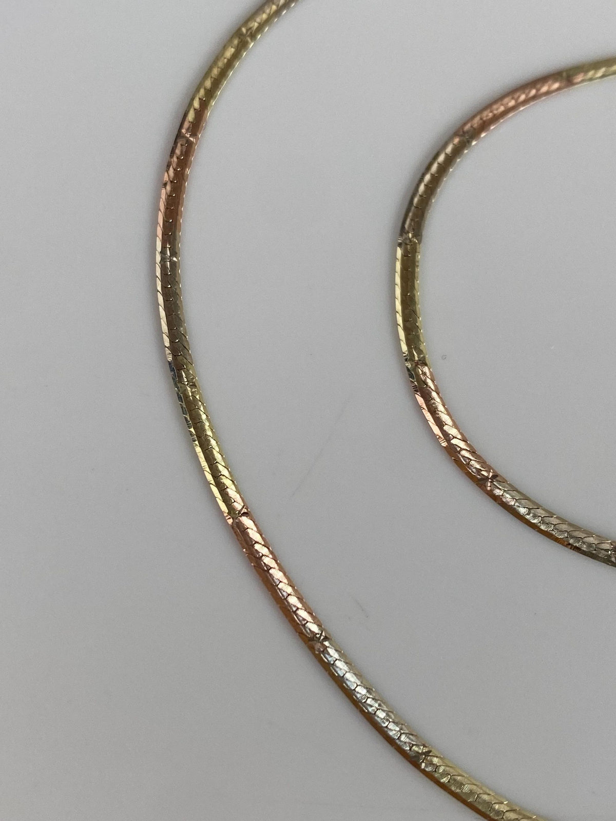 Vintage Solid 14k Tri Tone Gold Diamond Cut Slim Herringbone Chain Necklace - 17.5 inches