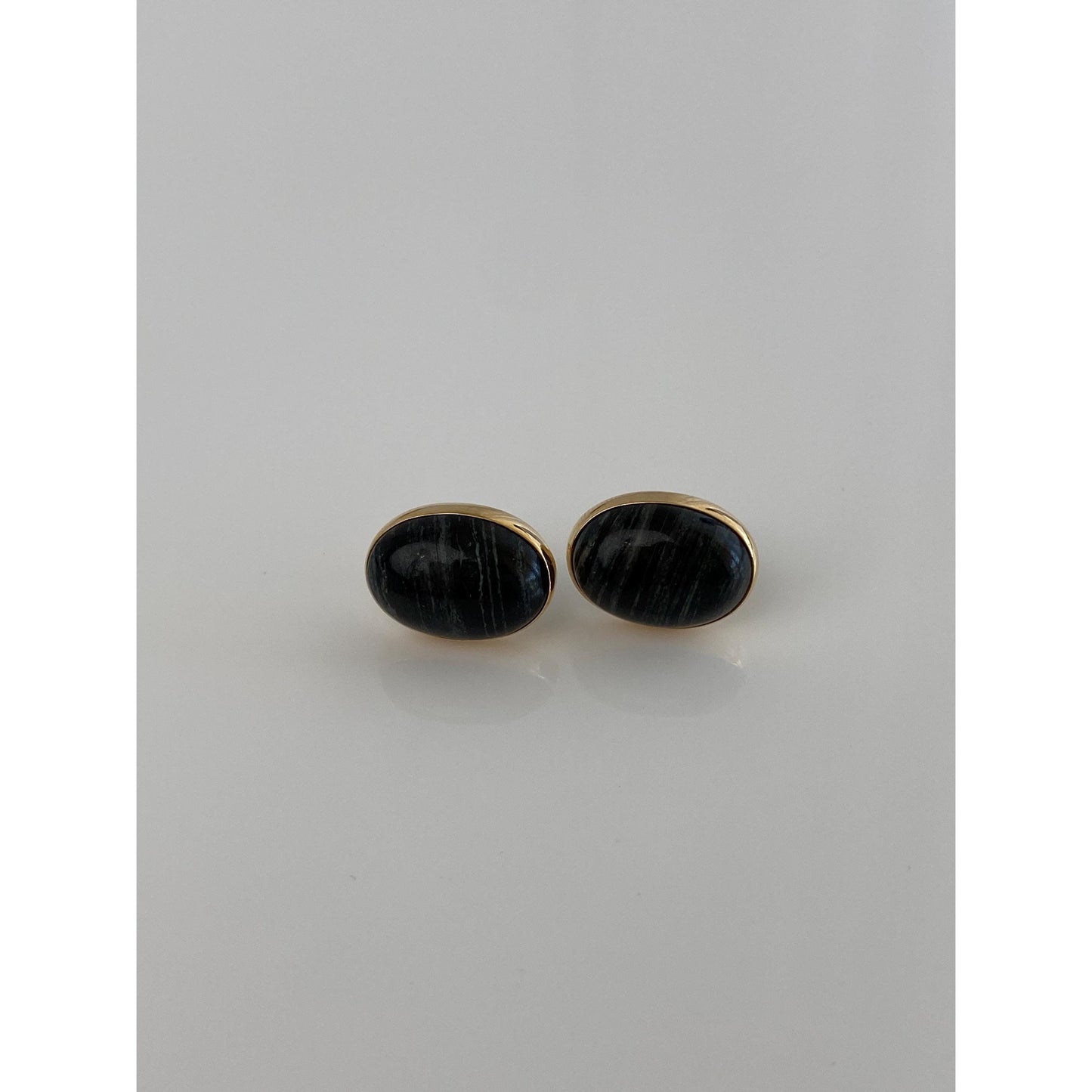 Vintage Solid 14k Yellow Gold Agate Stud Earrings