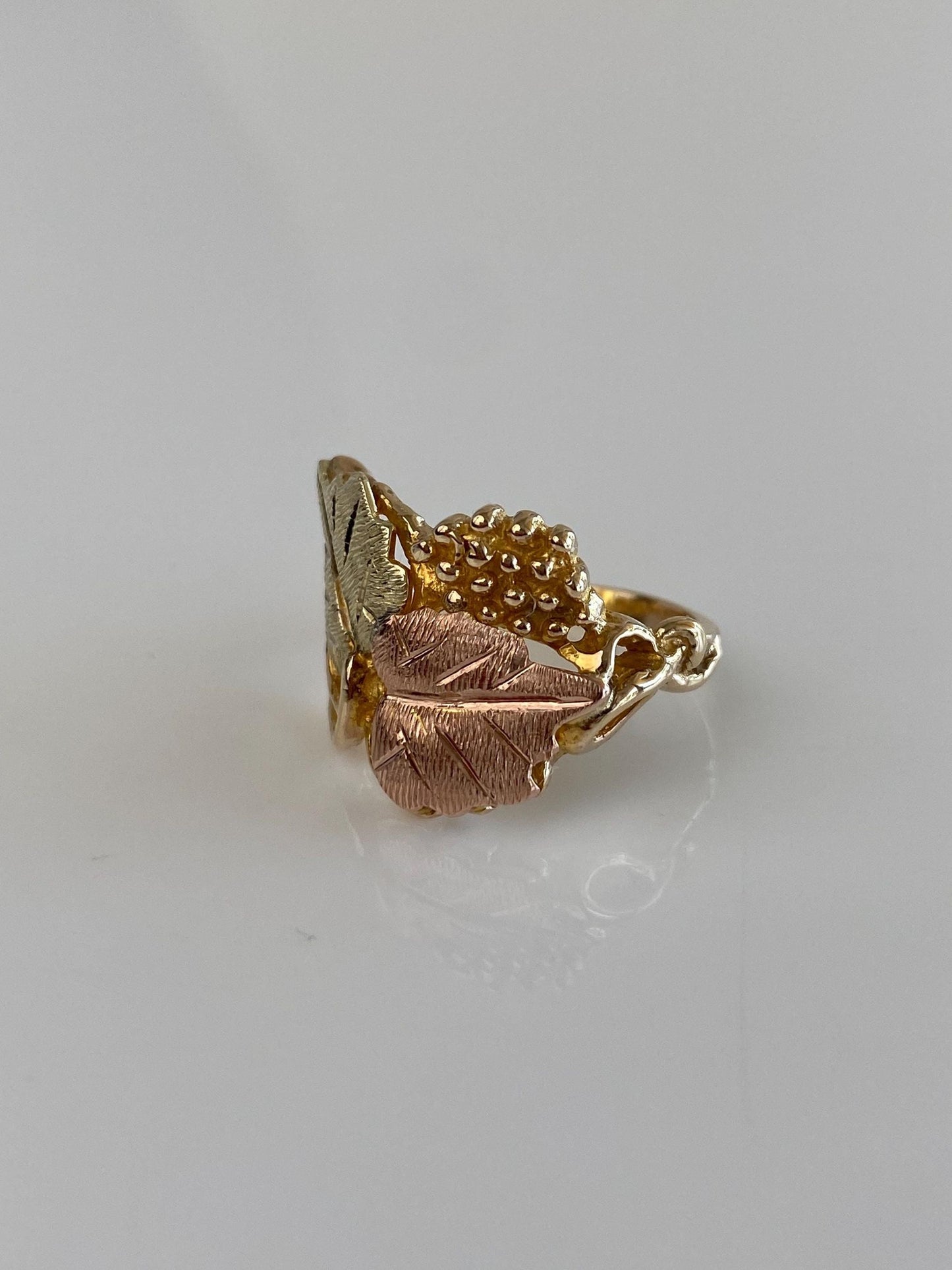 Vintage Solid 10k Black Hills Gold Leaves Ring - Size 5.25