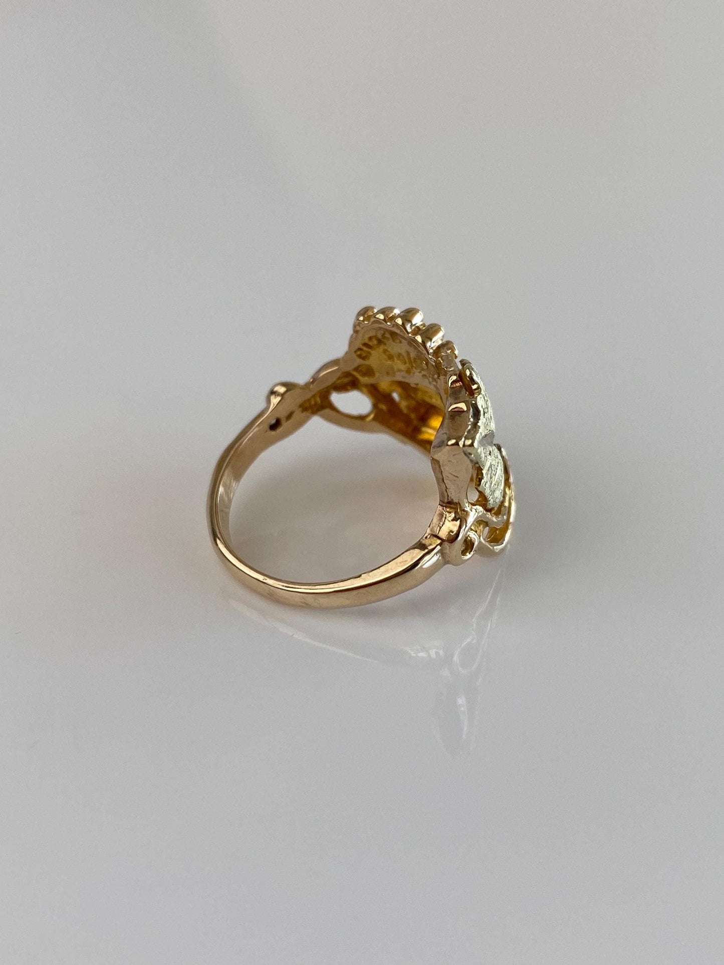Vintage Solid 10k Black Hills Gold Leaves Ring - Size 5.25