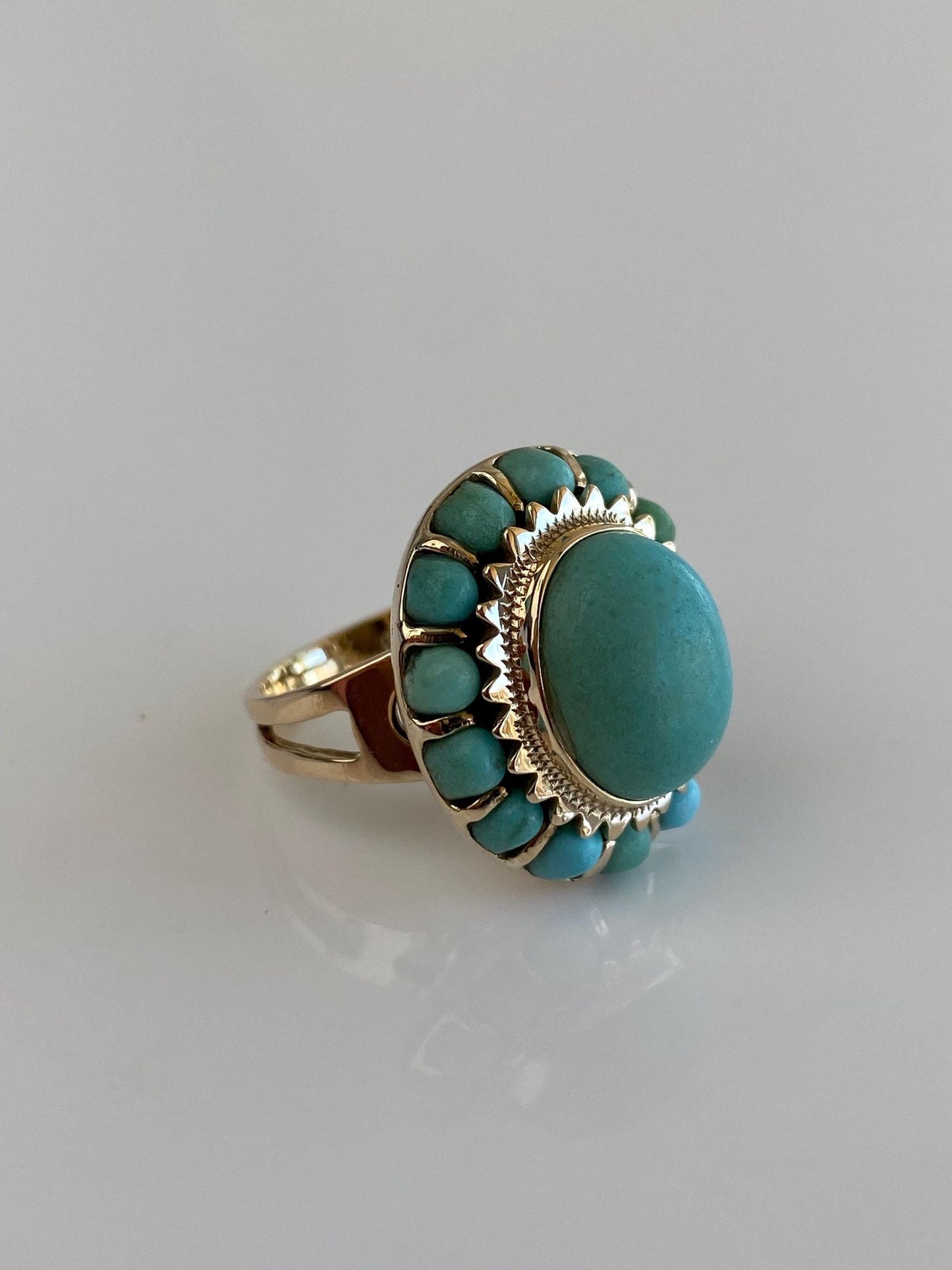 Vintage Solid 10k Yellow Gold Turquoise Halo Cluster Ring - Size 4.25