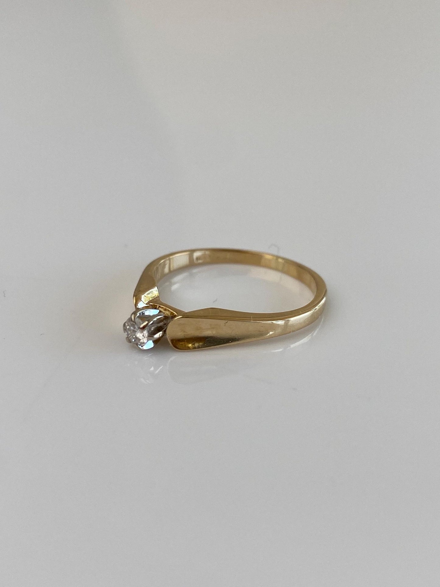 Vintage Solid 14k White & Yellow Gold Diamond Ring - Size 6.25