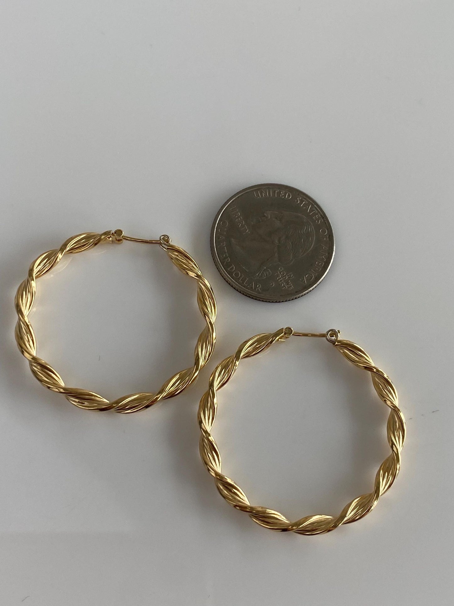 Vintage 18k Yellow Gold Twisted Hoop Earrings