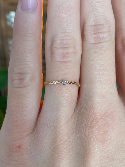 Vintage Solid 14k White & Yellow Gold Clear Spinel Serpentine Chain Ring - Size 8