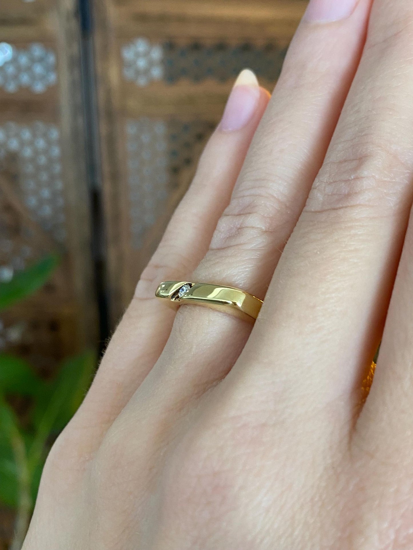Vintage Solid 18k Yellow Gold Diamond Square Ring Band - Size 5