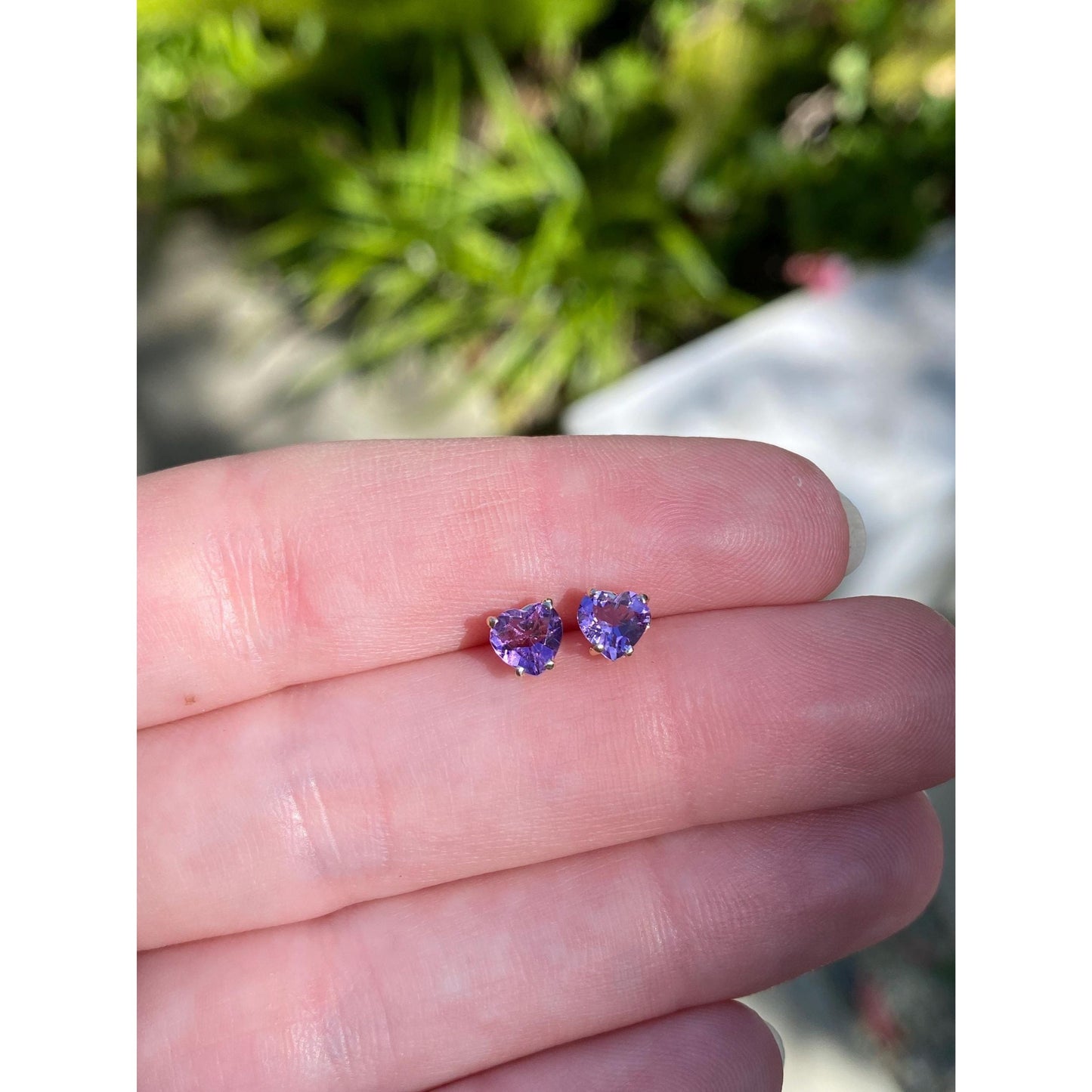 Vintage Solid 14k Yellow Gold Purple Cubic Zirconia Heart Stud Earrings