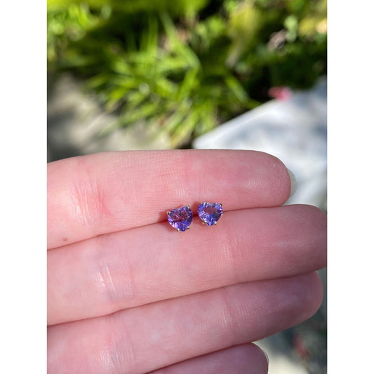 Vintage Solid 14k Yellow Gold Purple Cubic Zirconia Heart Stud Earrings