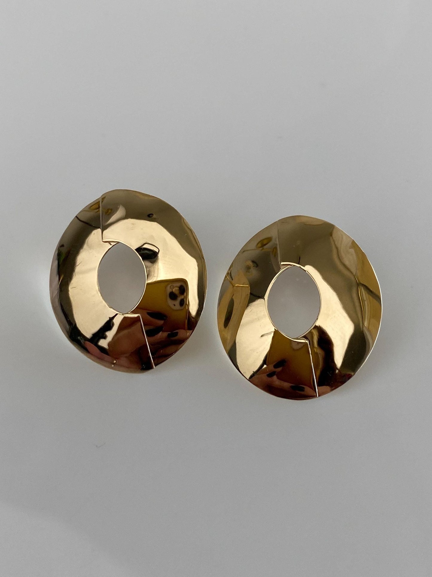Vintage Solid 14k Yellow Gold Open Oval Stud Earrings
