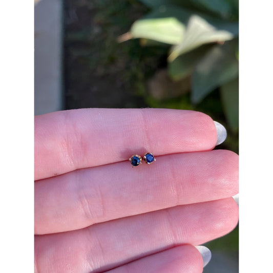 Vintage Solid 14k Yellow Gold Blue Spinel Stud Earrings