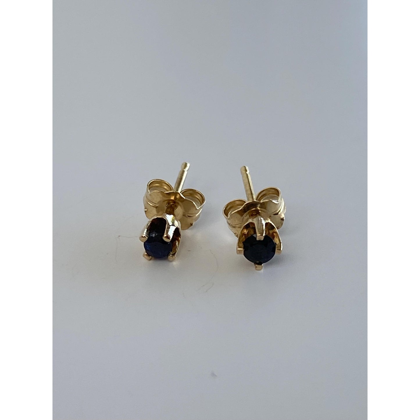 Vintage Solid 14k Yellow Gold Blue Spinel Stud Earrings
