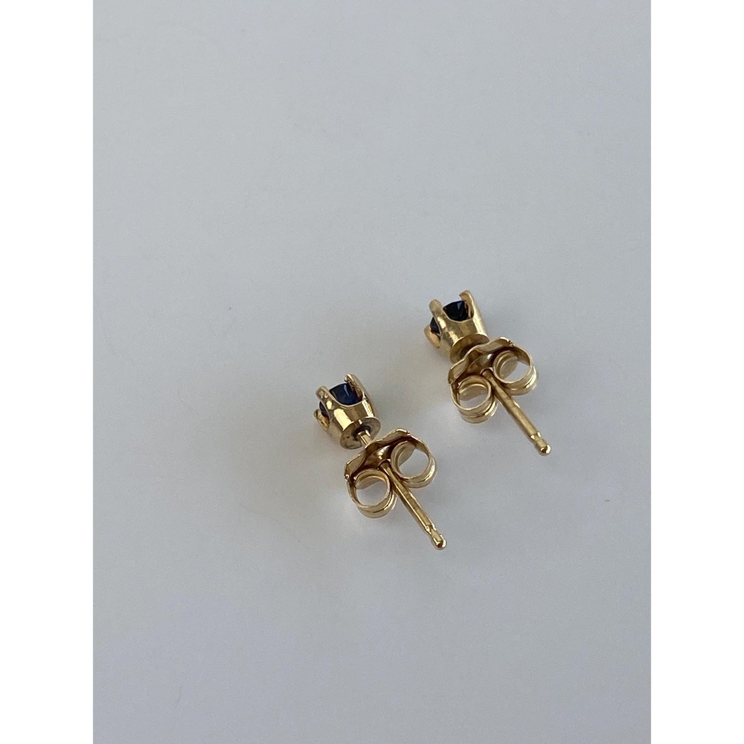 Vintage Solid 14k Yellow Gold Blue Spinel Stud Earrings