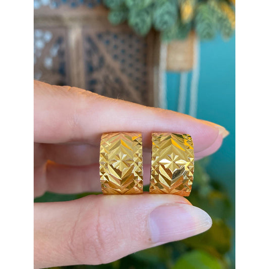 Vintage Solid 20k Yellow Gold Diamond Cut Hoop Earrings
