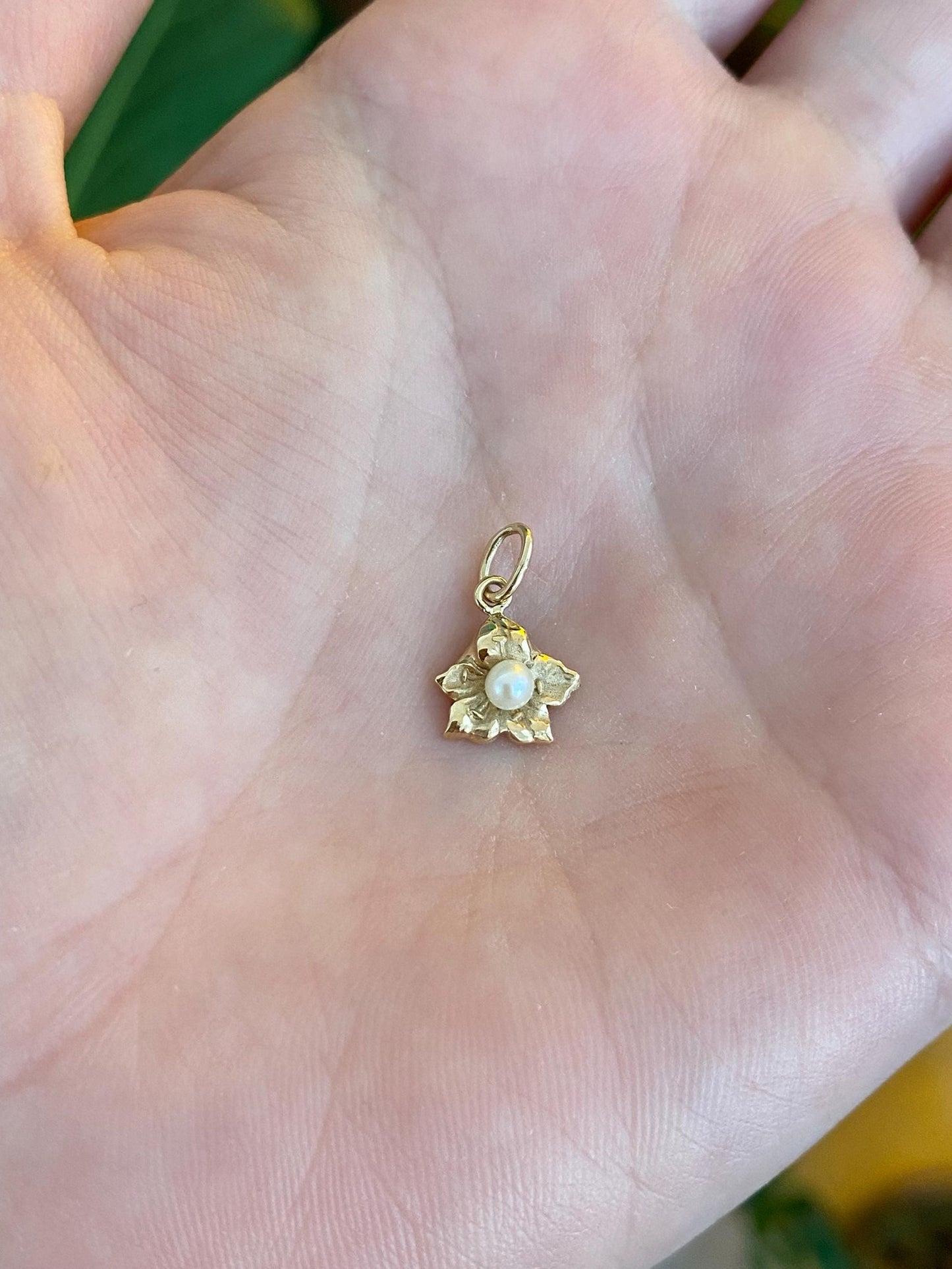 Vintage Solid 14k Yellow Gold Pearl Leaf Charm