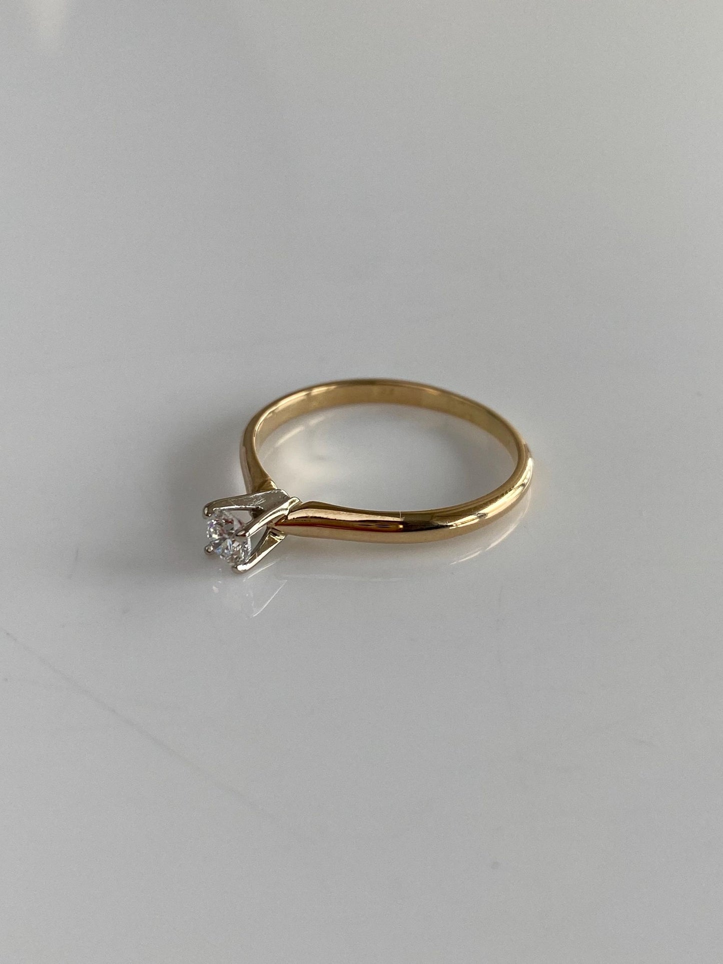 Vintage Solid 14k White & Yellow Gold Diamond Solitaire Ring - Size 8.75