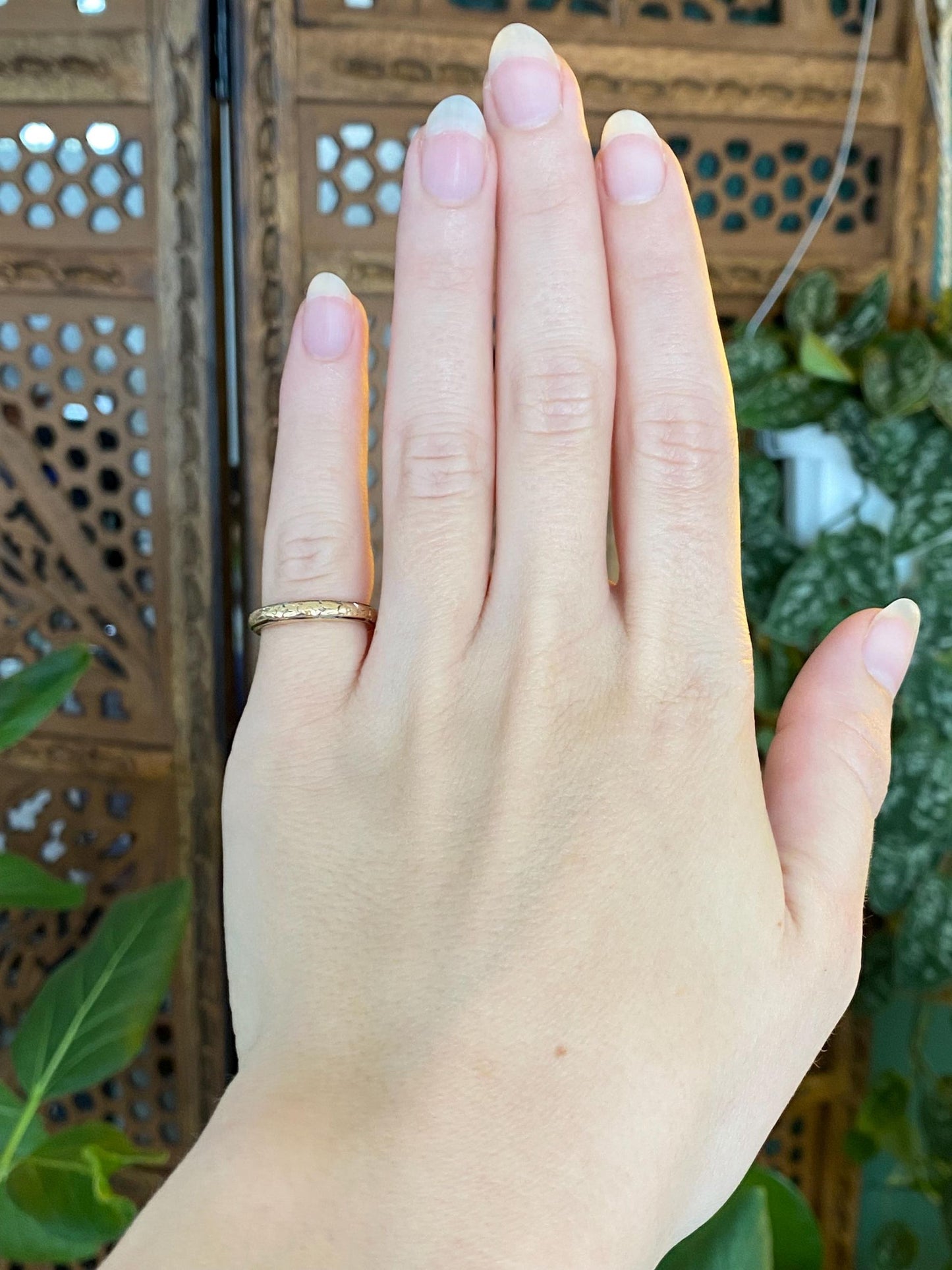 Vintage Solid 18k Yellow Gold Designed Ring Band - Size 4.25
