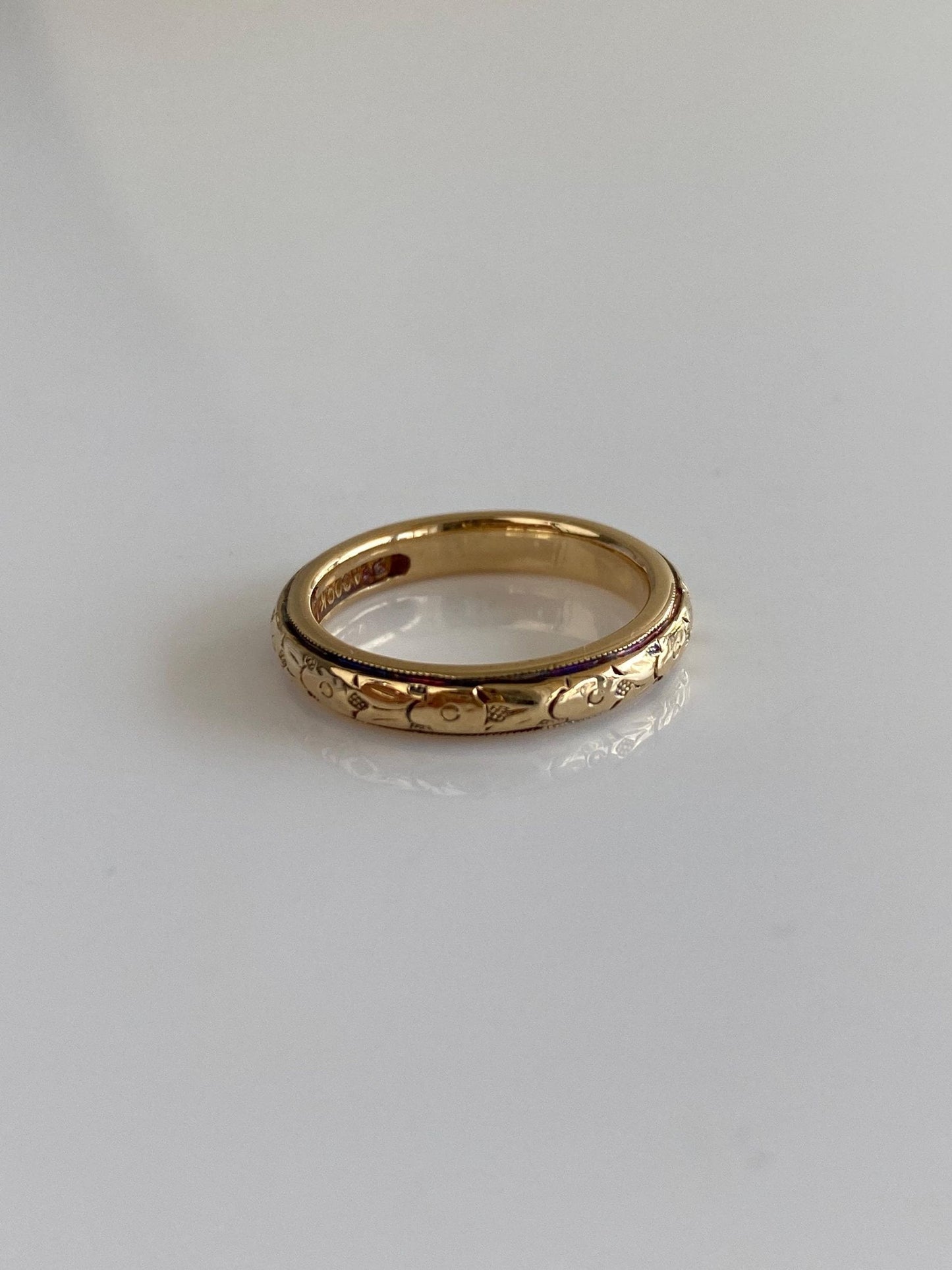 Vintage Solid 18k Yellow Gold Designed Ring Band - Size 4.25