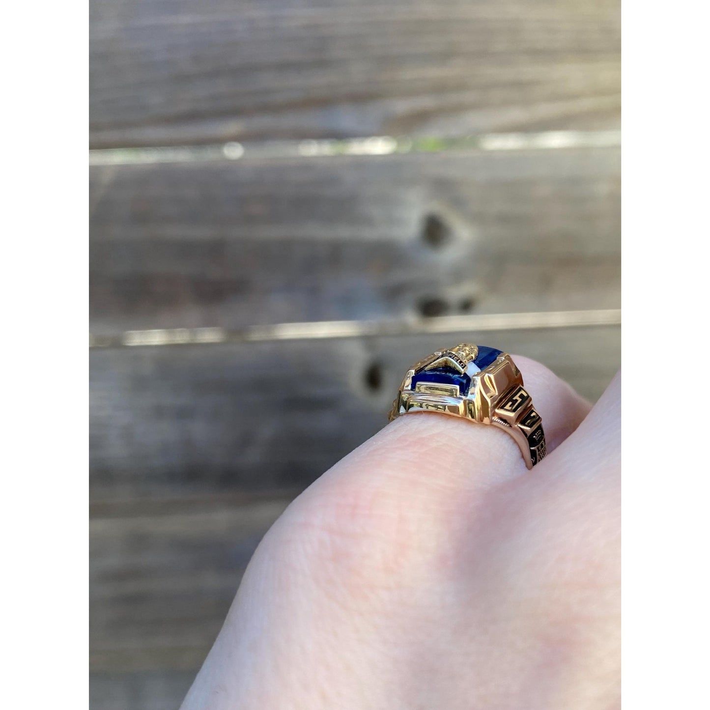 Vintage Solid 10k Yellow Gold Blue Spinel Pittsfield 1957 Class Ring - Size 4