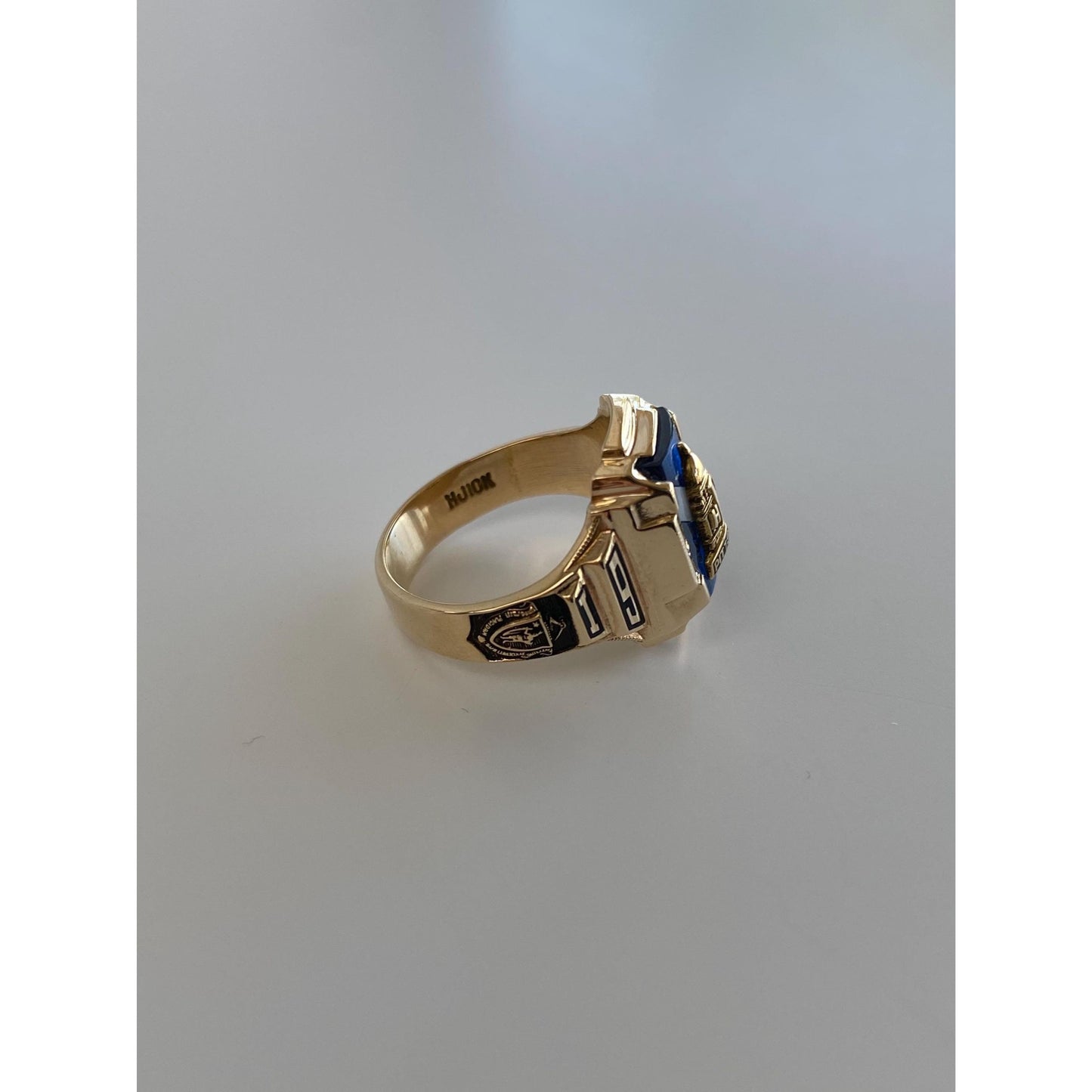 Vintage Solid 10k Yellow Gold Blue Spinel Pittsfield 1957 Class Ring - Size 4
